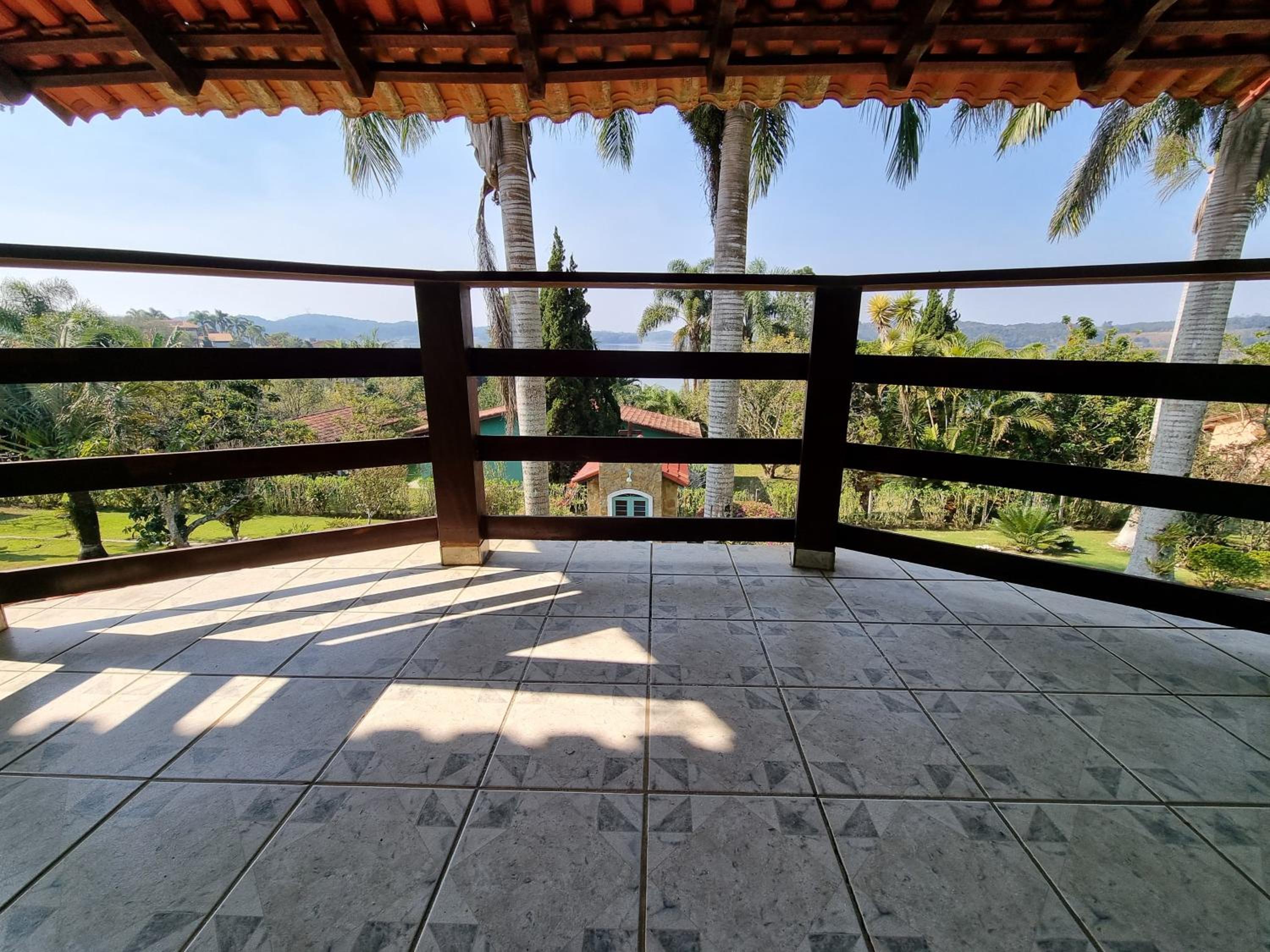 Chácara Vista para Represa