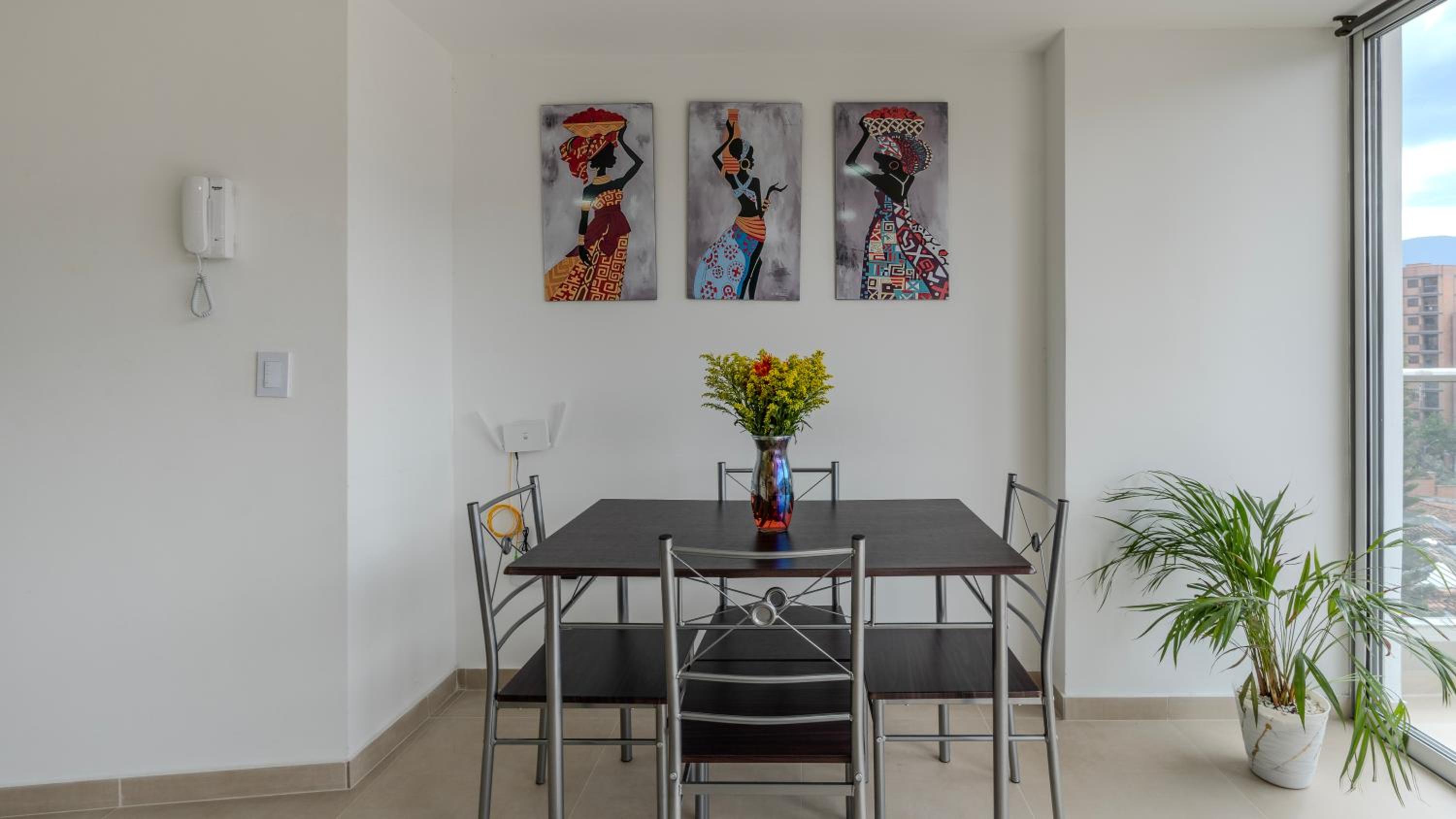 Mirador del Laureles, AC, Piscina, Parqueadero 701
