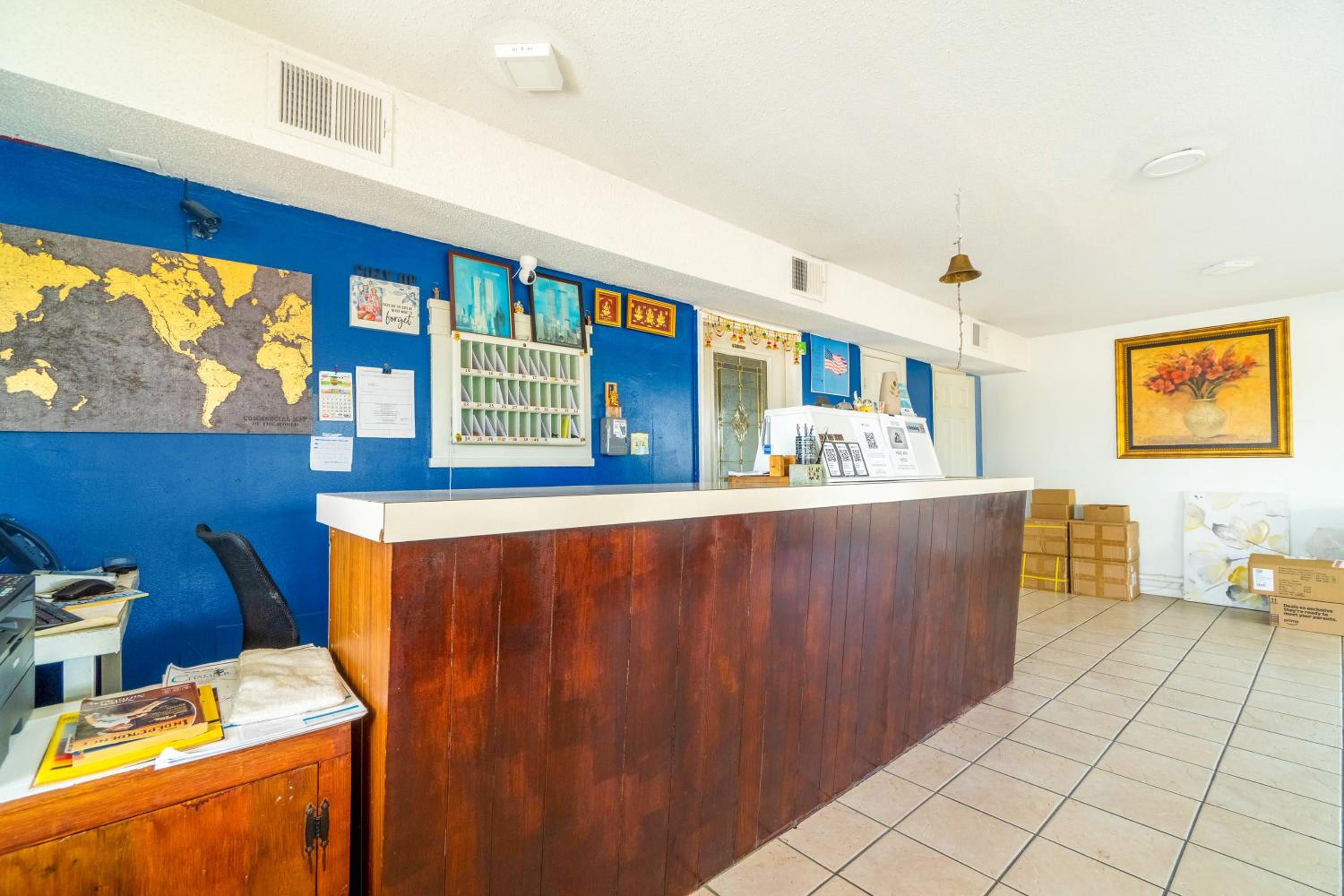 Lamplighter Inn By OYO Independence view 4