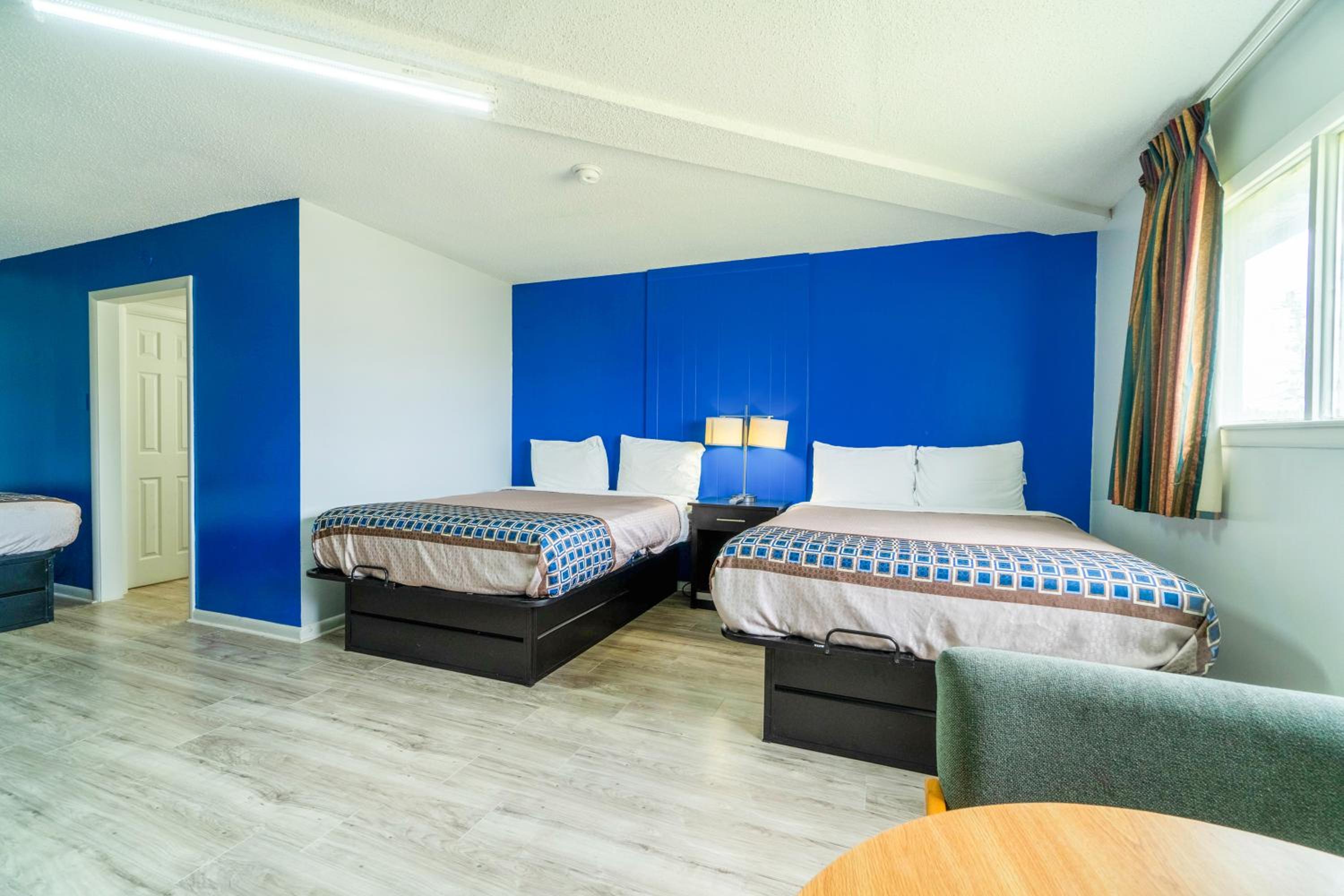 Lamplighter Inn By OYO Independence view 3