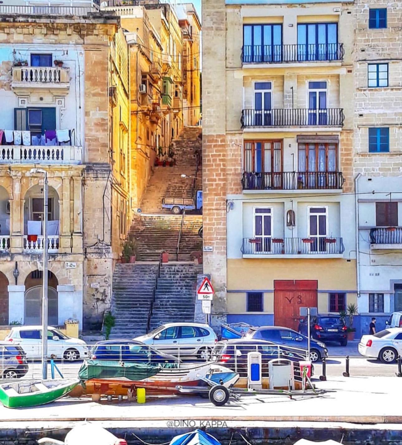 Arcanum apartment 1 very close to seafront bus station and ferry to Valletta view 2