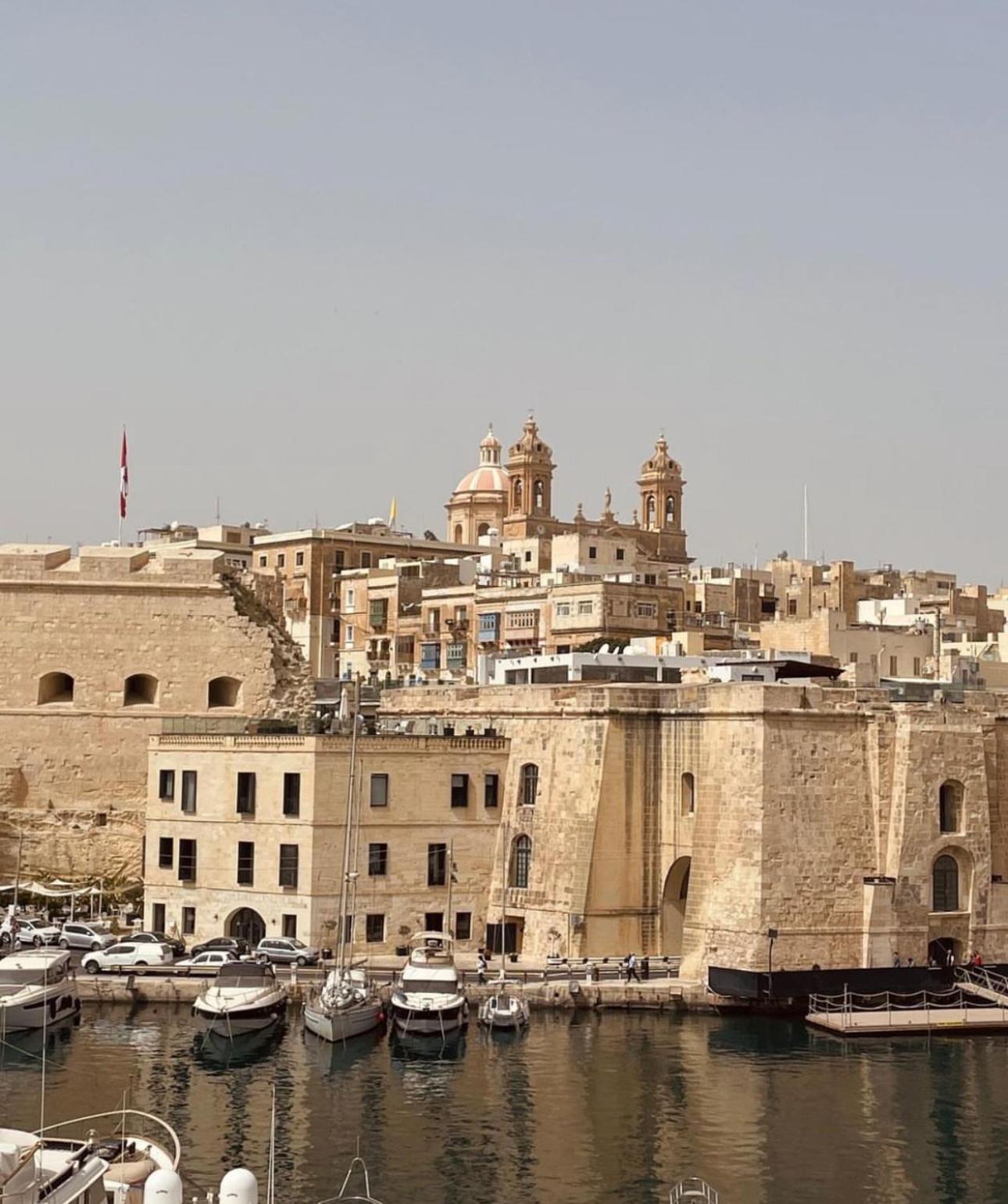 Arcanum apartment 1 very close to seafront bus station and ferry to Valletta view 3