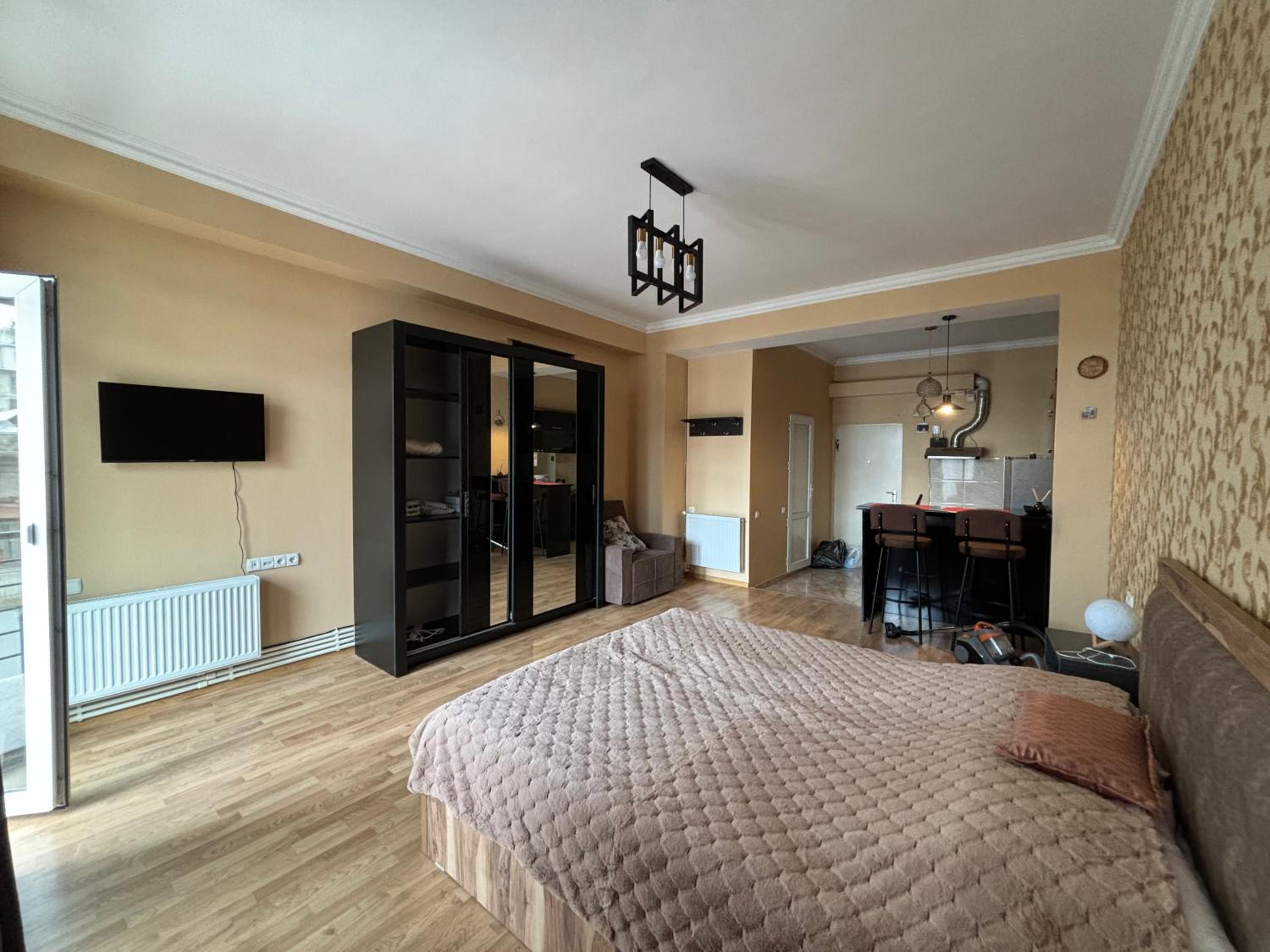 Cozy apartment near Metro view 4