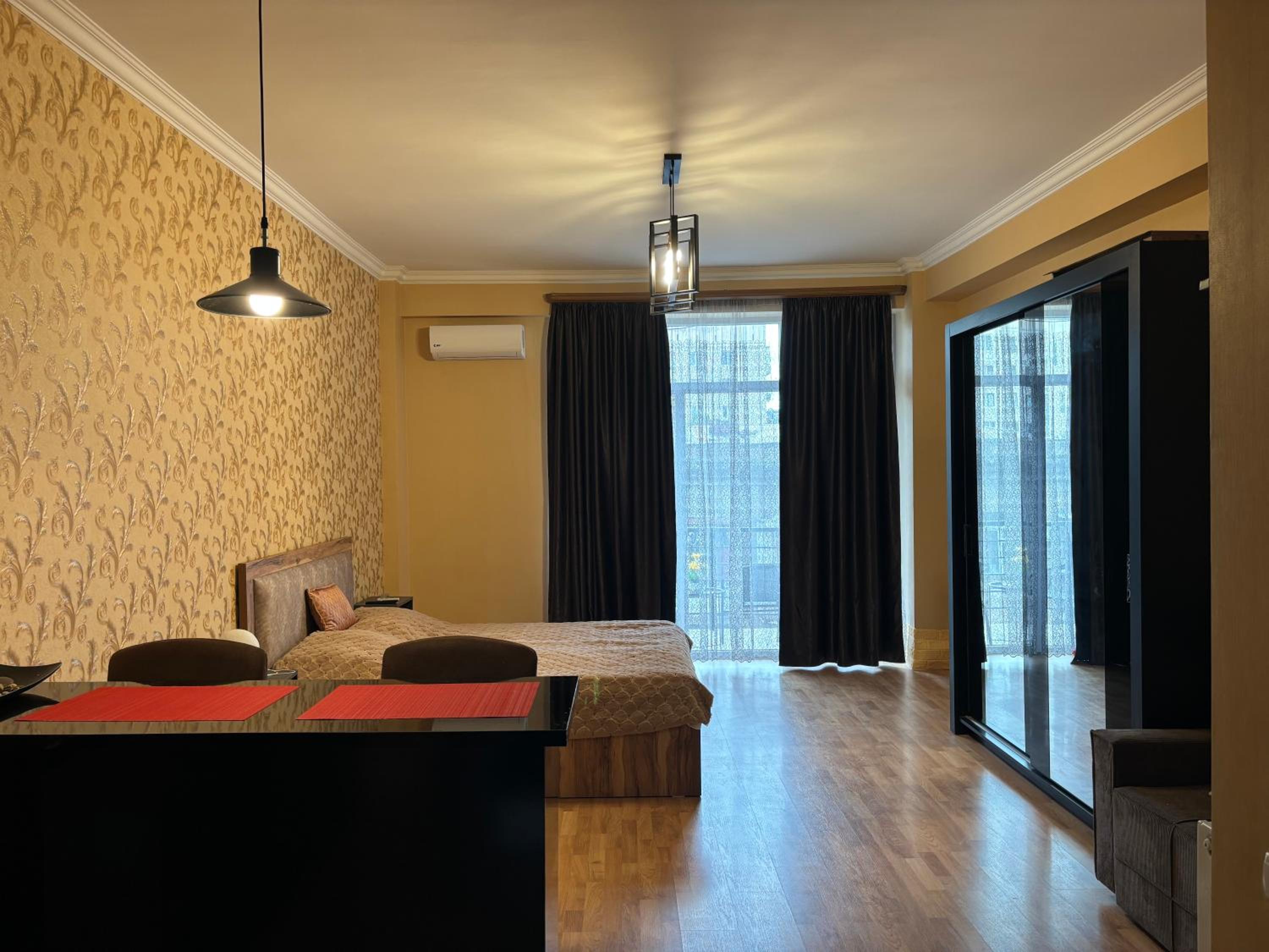 Cozy apartment near Metro view 5