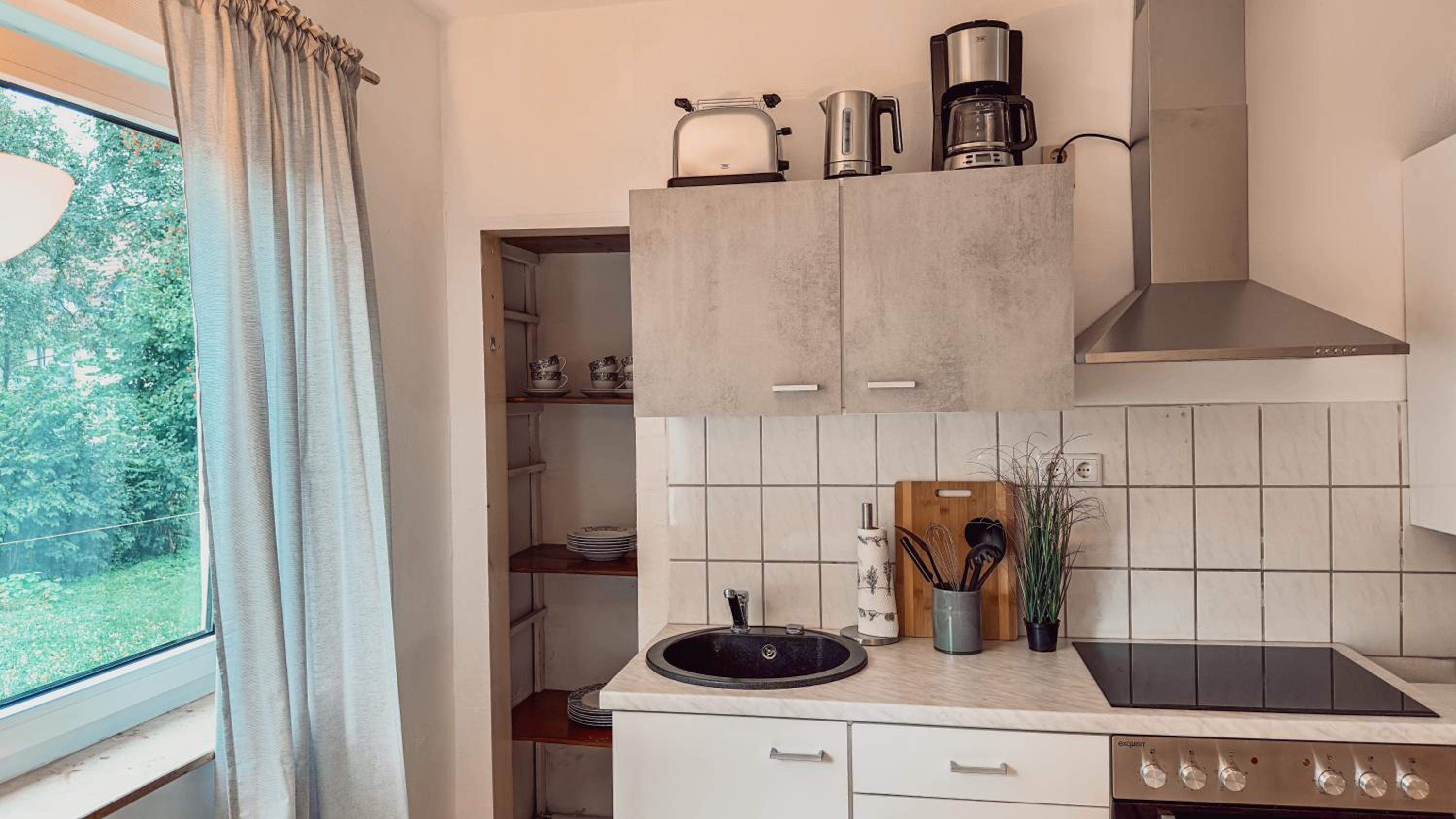 Apartments Cassel - mit Smart TV und Parkplätzen - für Singles, Paare, Familien und Gruppen