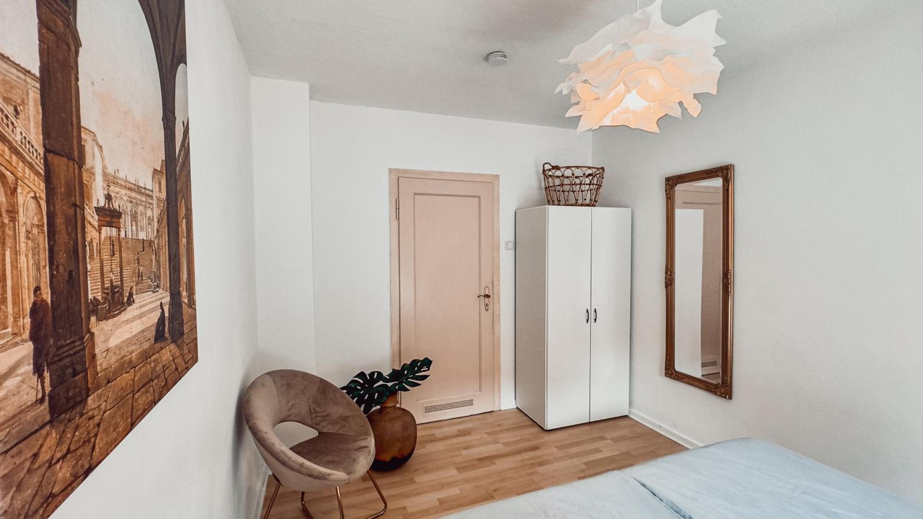 Apartments Cassel - mit Smart TV und Parkplätzen - für Singles, Paare, Familien und Gruppen