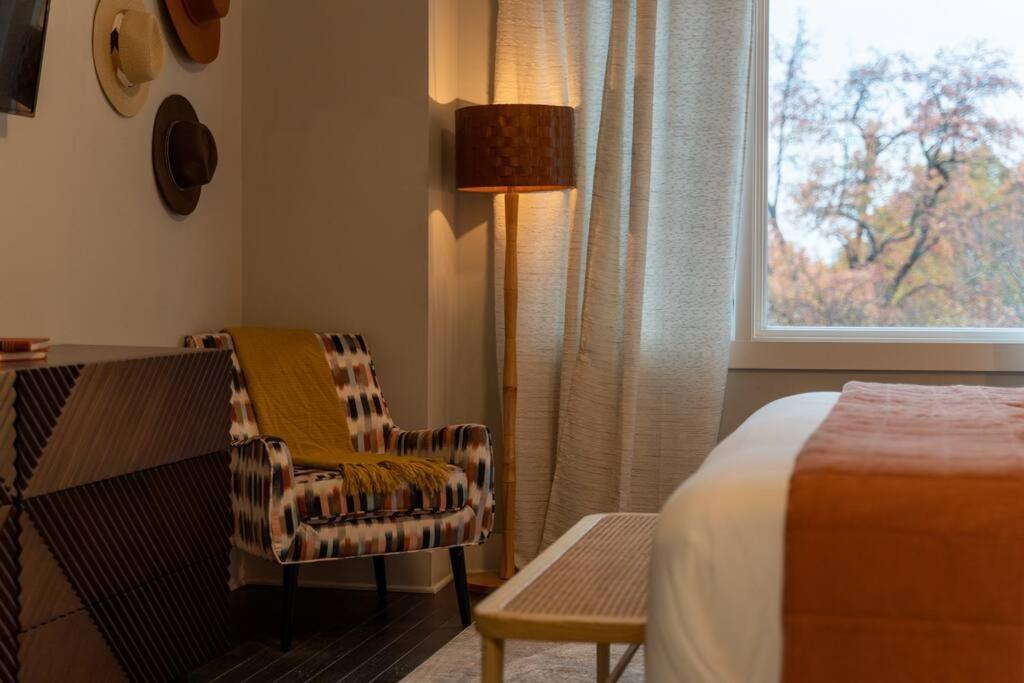 Photograph supplied for Luxury Townhome! Rooftop-Game Room! Near Broadway!