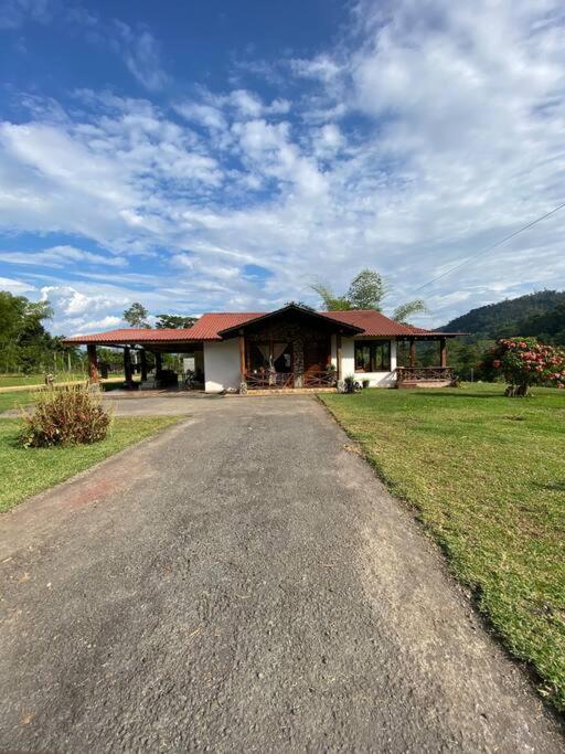 Paraíso selvático Casa de campo