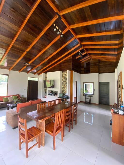 Paraíso selvático Casa de campo
