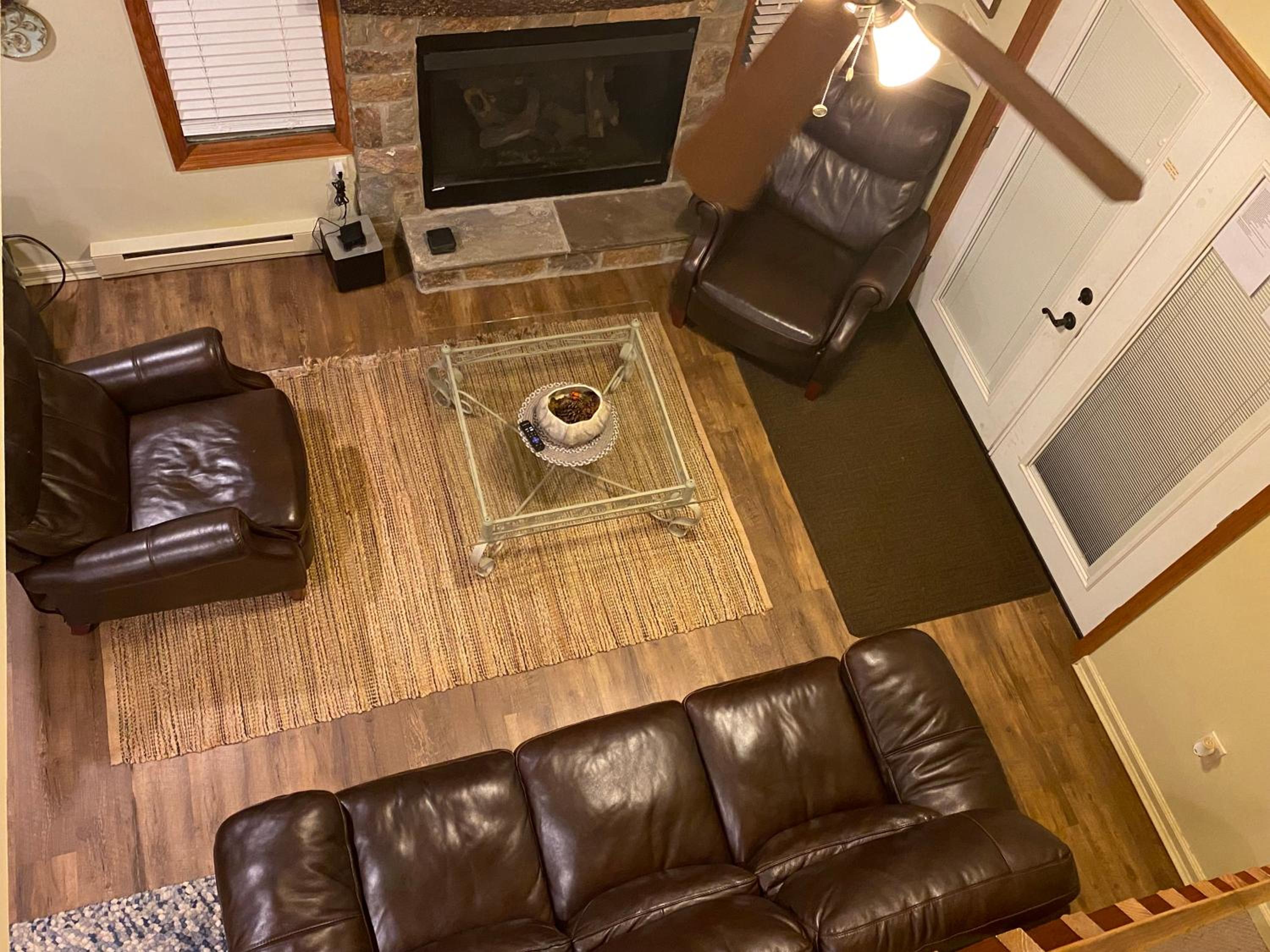 Luxurious Chalet in Arrowhead Lake's Exclusive Community, hammock, firepit, hot tub, pools, lakes, ski view 4