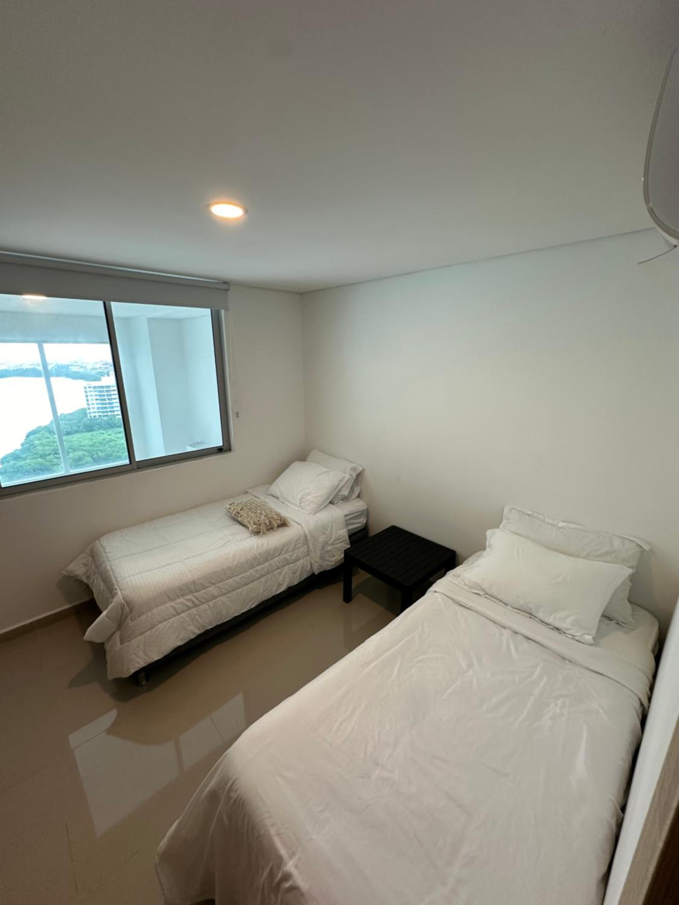Modern 2 Story Penthouse, With Pool, Spa & Beach