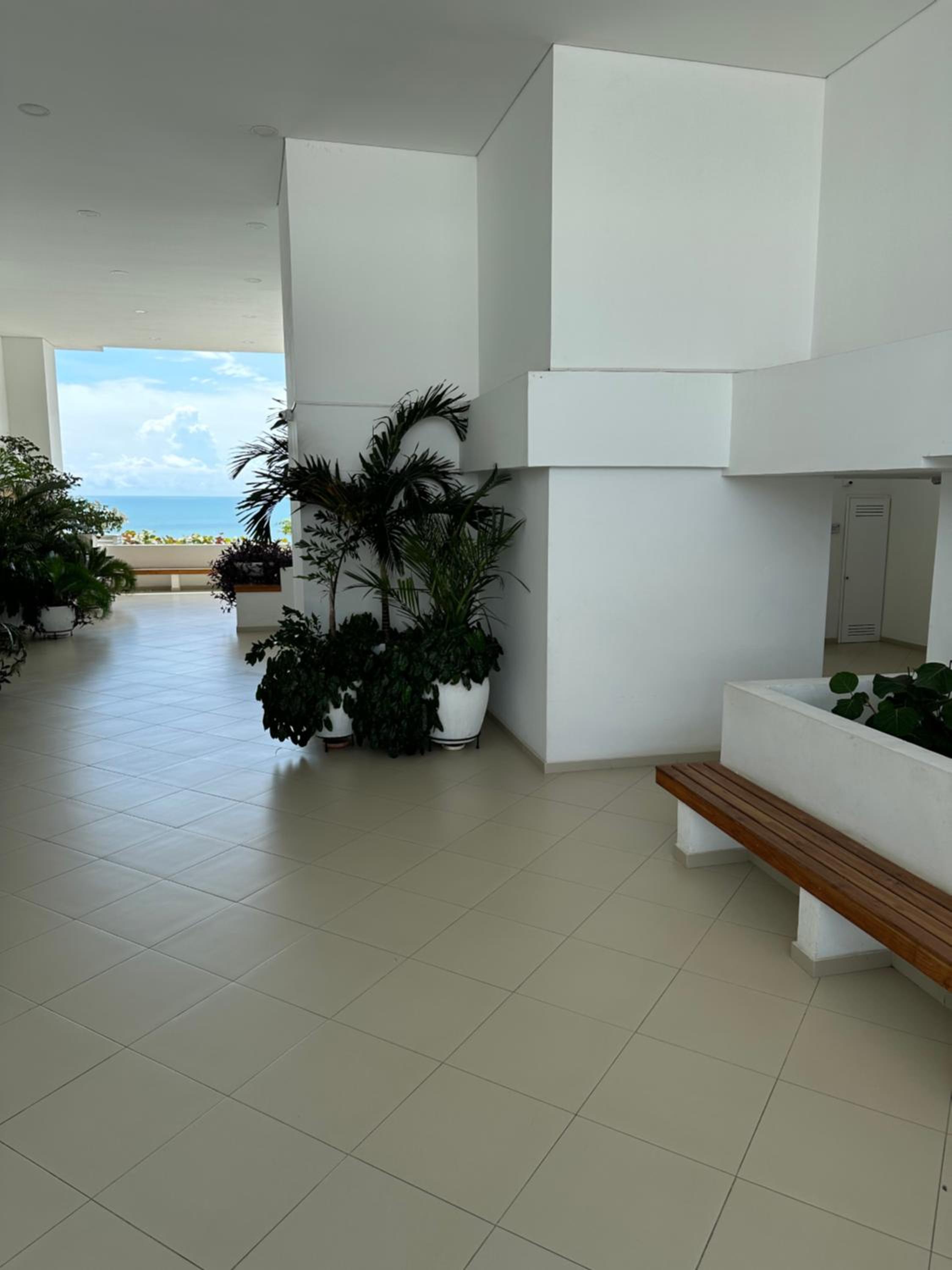 Modern 2 Story Penthouse, With Pool, Spa & Beach