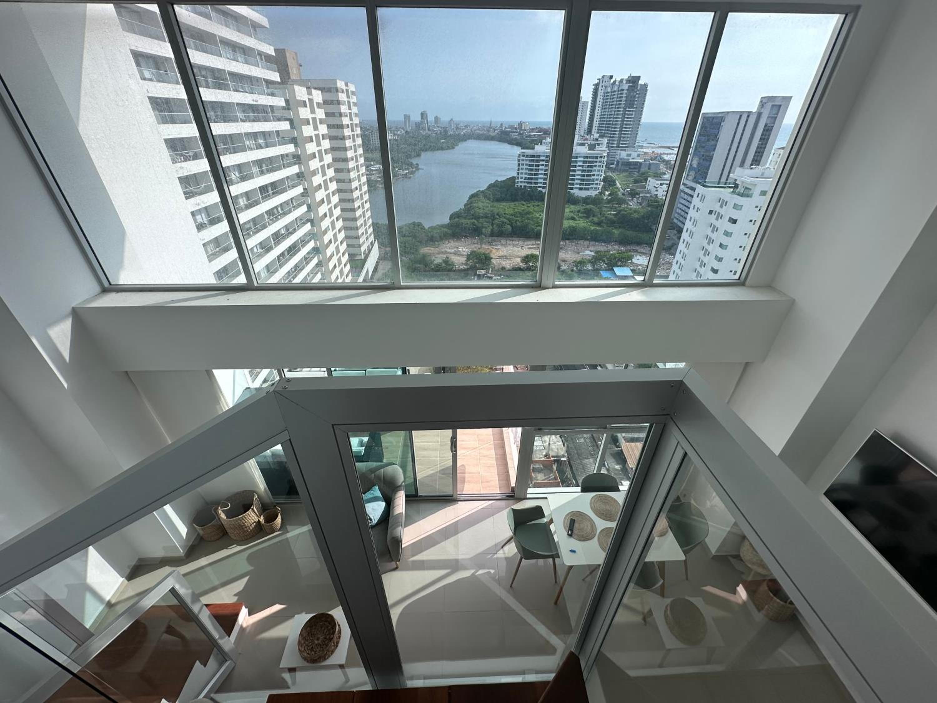 Modern 2 Story Penthouse, With Pool, Spa & Beach