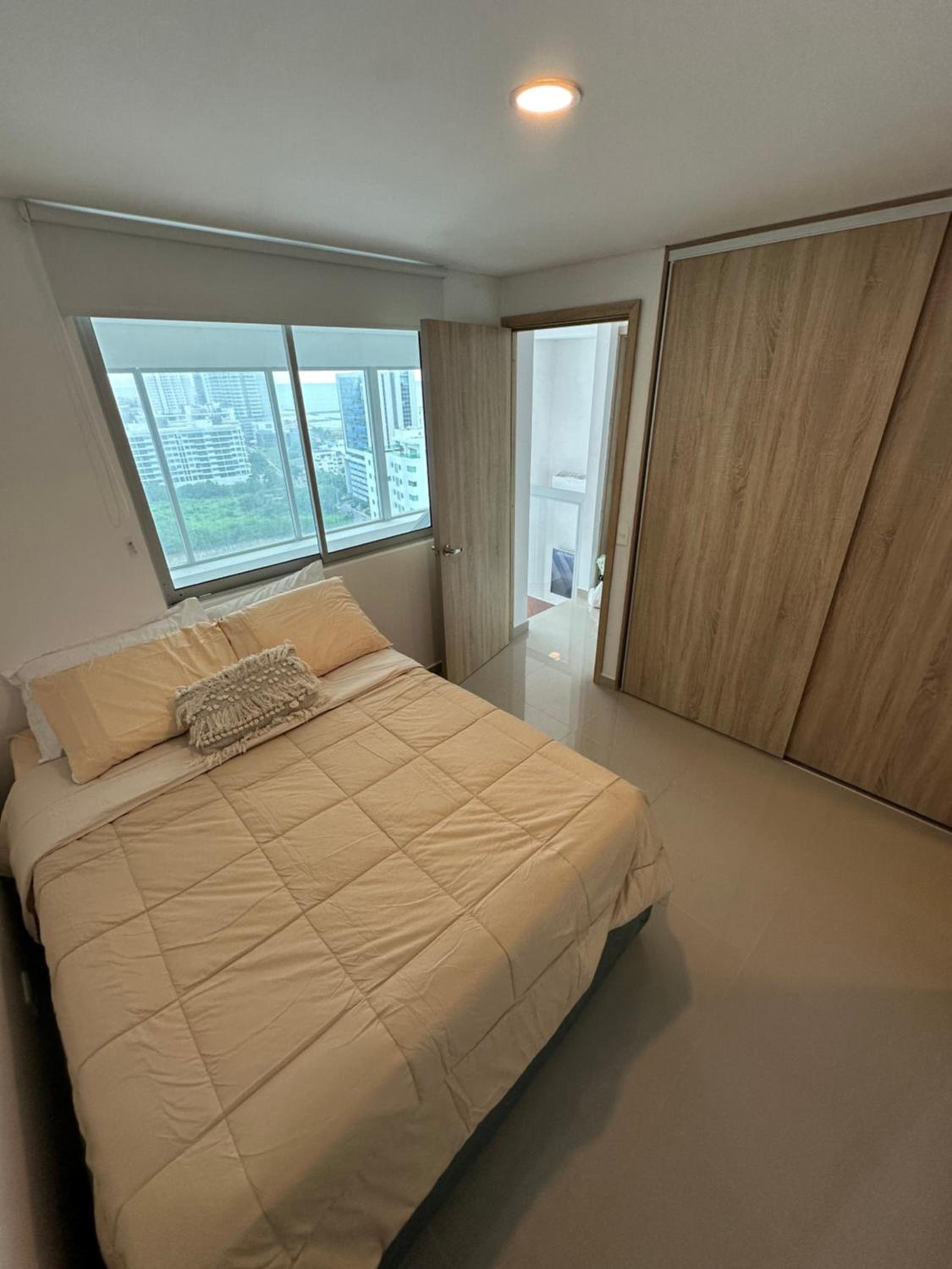 Modern 2 Story Penthouse, With Pool, Spa & Beach
