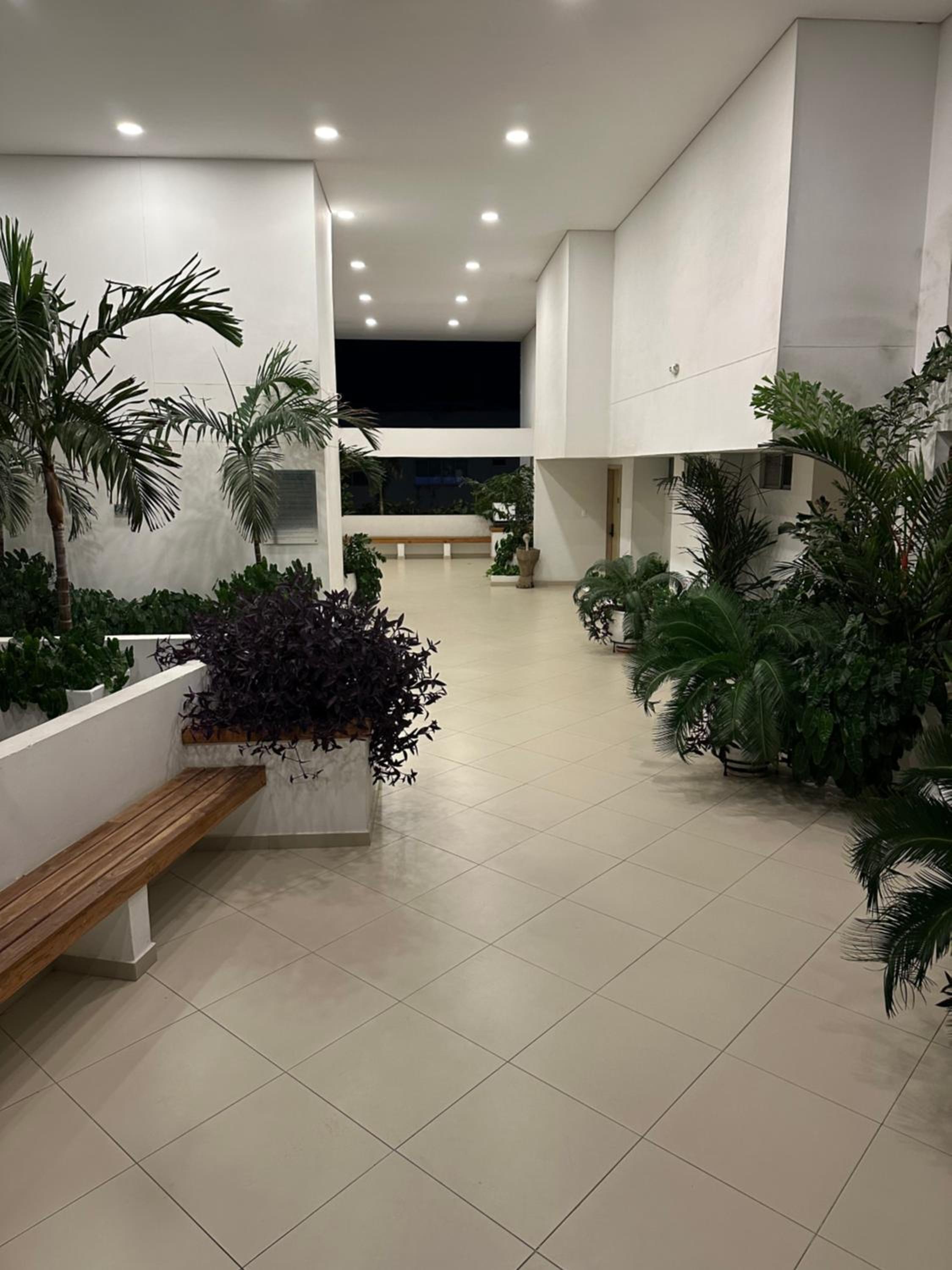Modern 2 Story Penthouse, With Pool, Spa & Beach