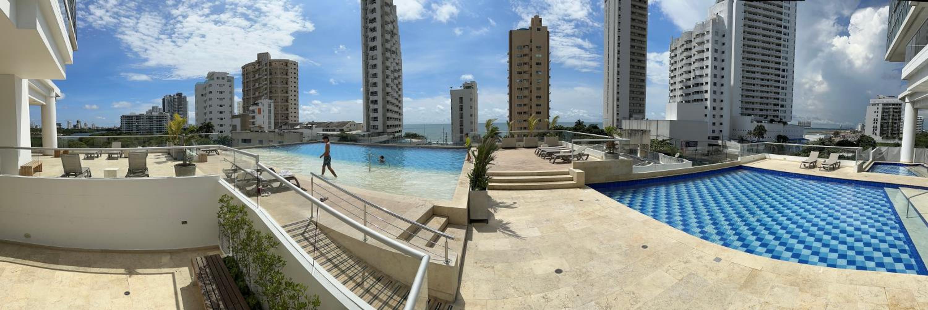 Modern 2 Story Penthouse, With Pool, Spa & Beach