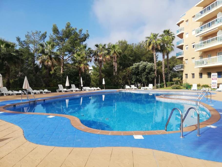 Familiar con Piscina y Parking