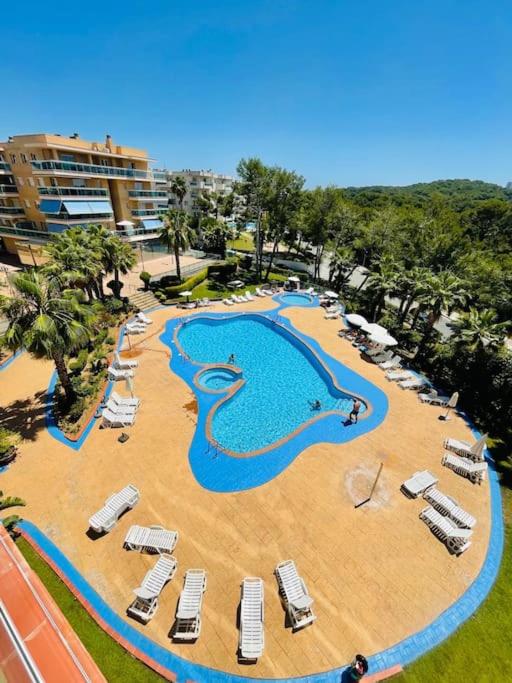 Familiar con Piscina y Parking
