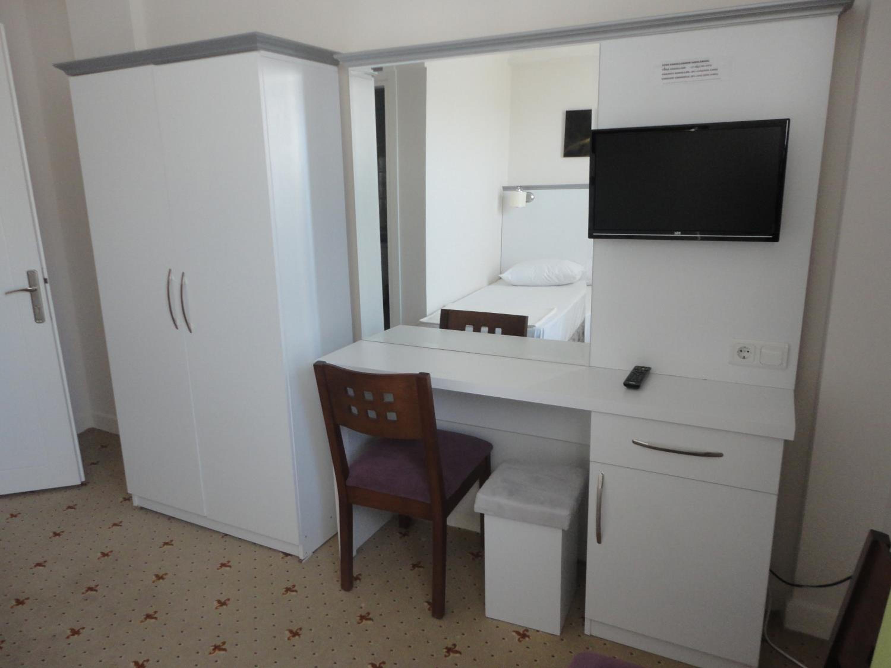 Cicek Otel & Apartmanlar - Image 11
