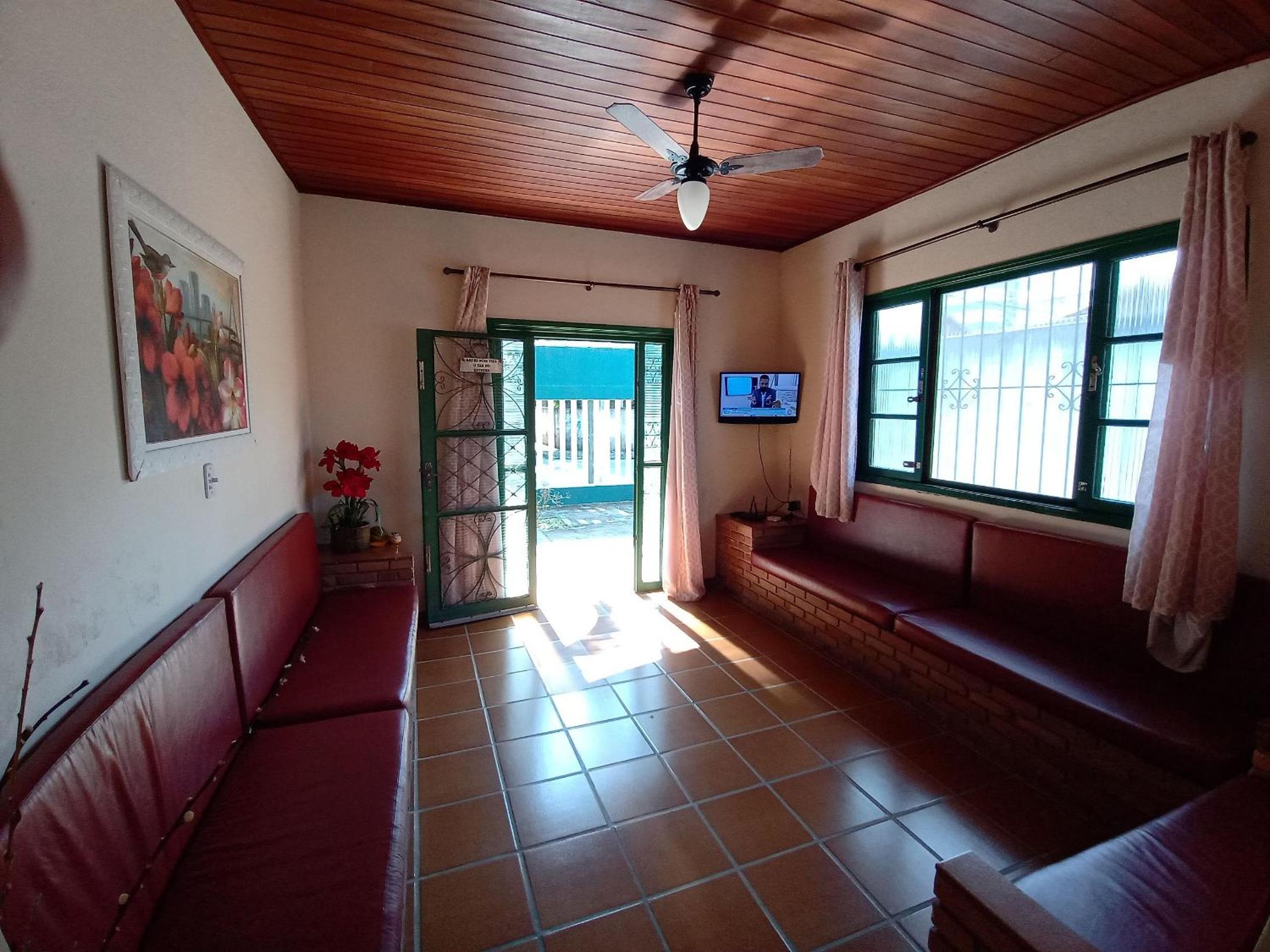 Jô Casa Rustica com Churrasqueira próxima a Praia