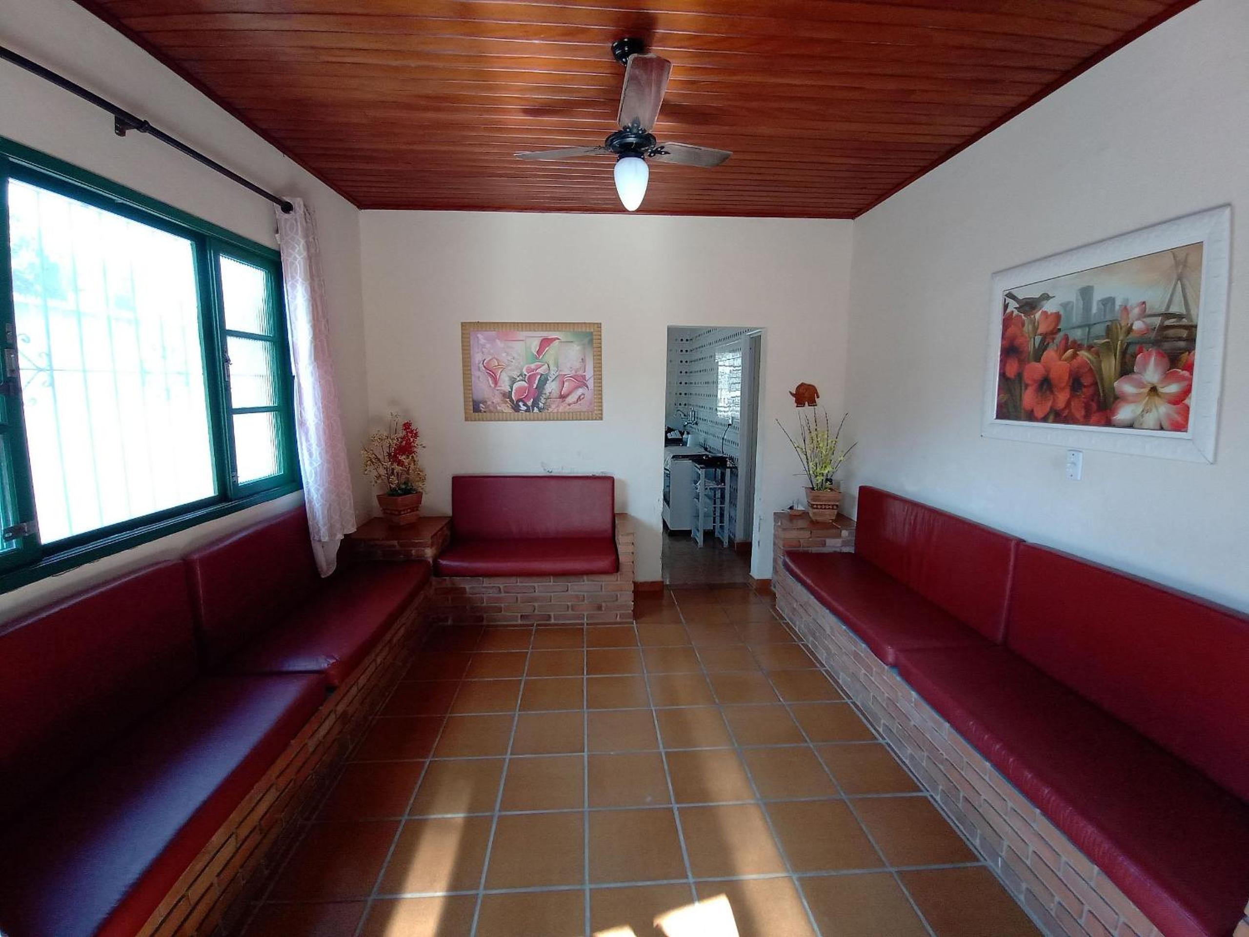 Jô Casa Rustica com Churrasqueira próxima a Praia