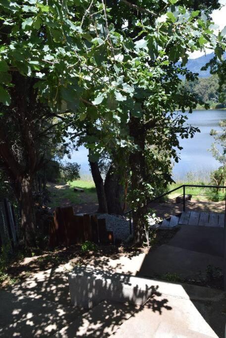 La Salamandra casa para 4 personas con costa de lago
