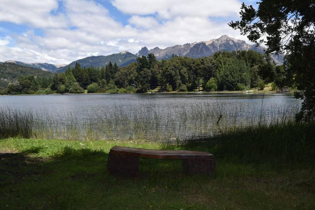La Salamandra casa para 4 personas con costa de lago