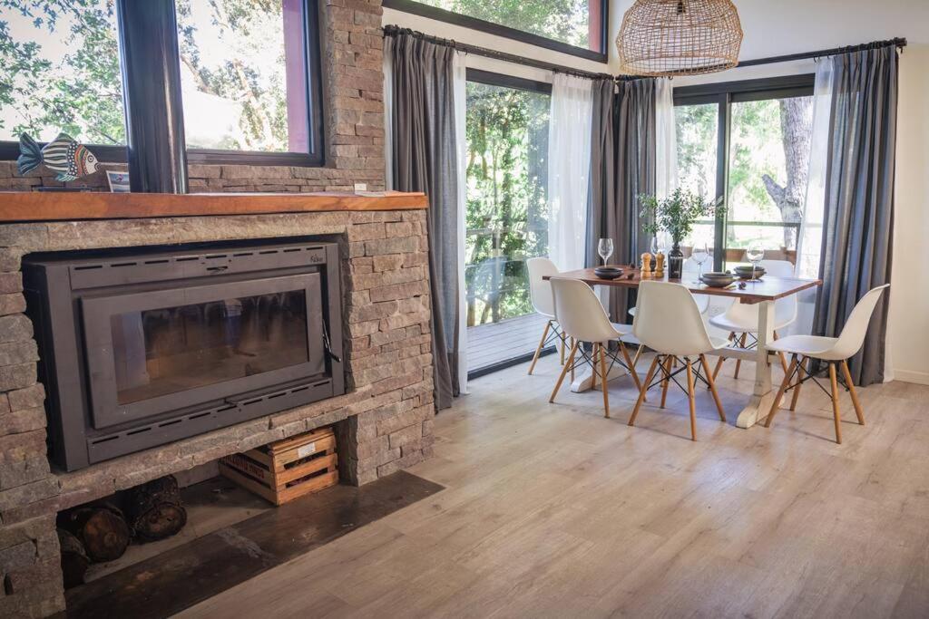 La Salamandra casa para 4 personas con costa de lago