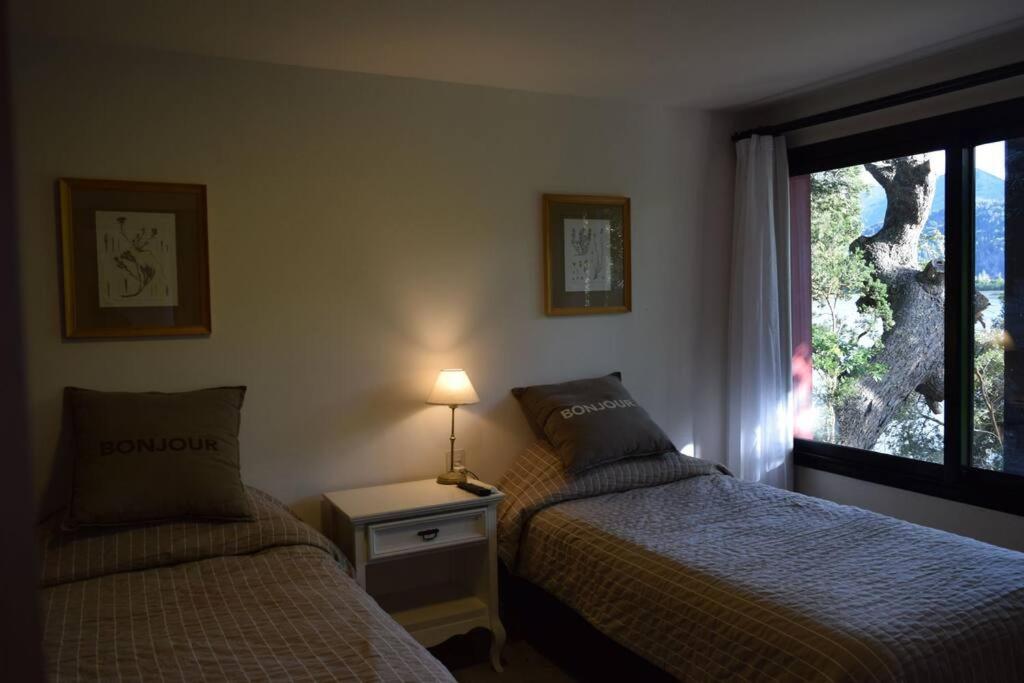 La Salamandra casa para 4 personas con costa de lago