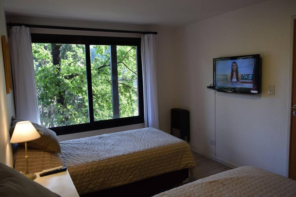 La Salamandra casa para 4 personas con costa de lago