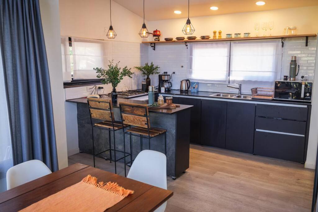 La Salamandra casa para 4 personas con costa de lago