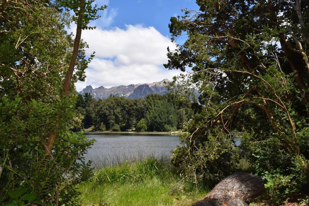 La Salamandra casa para 4 personas con costa de lago