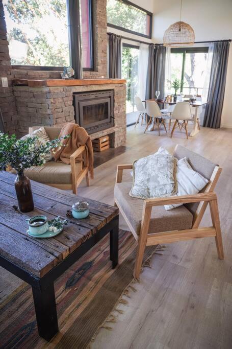 La Salamandra casa para 4 personas con costa de lago