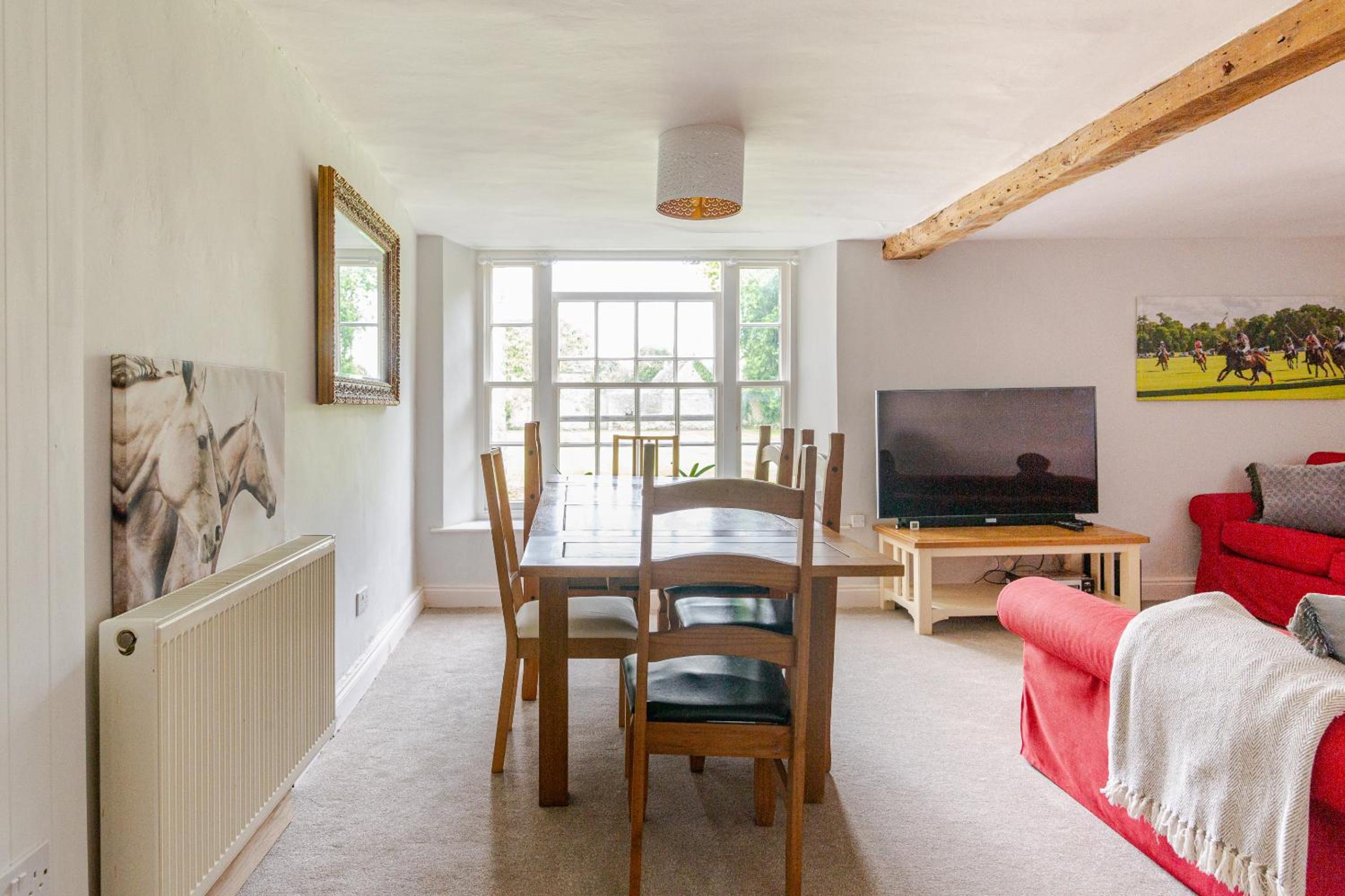 Furzen Farmhouse - Quiet Alternative to a Hotel