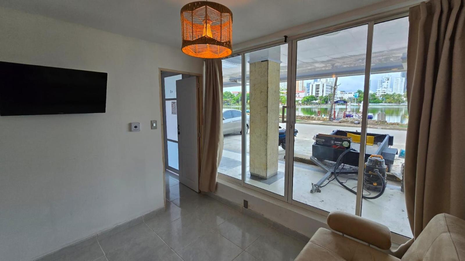 Oceanfront loft in high level neighborhood