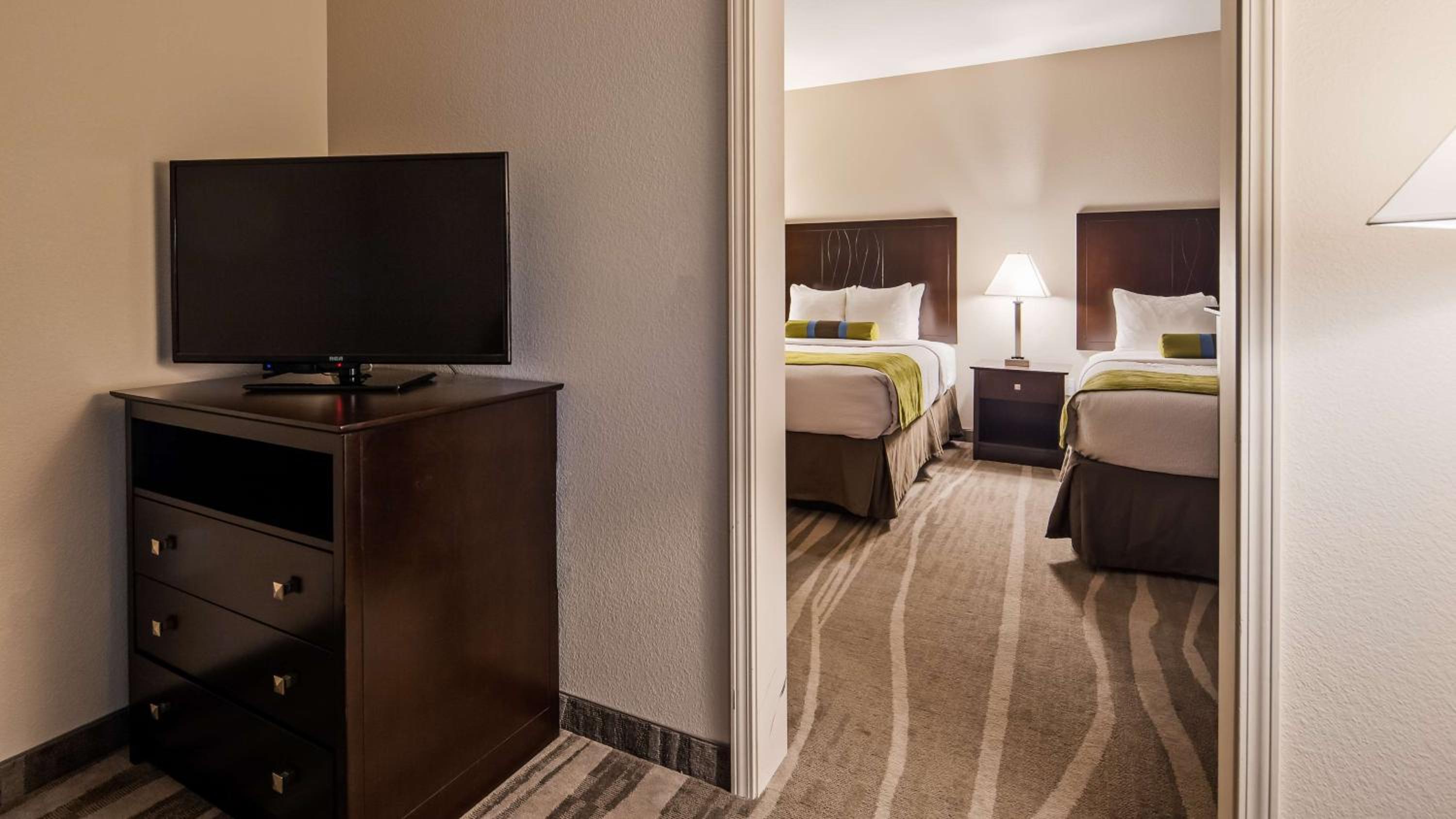Best Western Plus Denver City Hotel & Suites