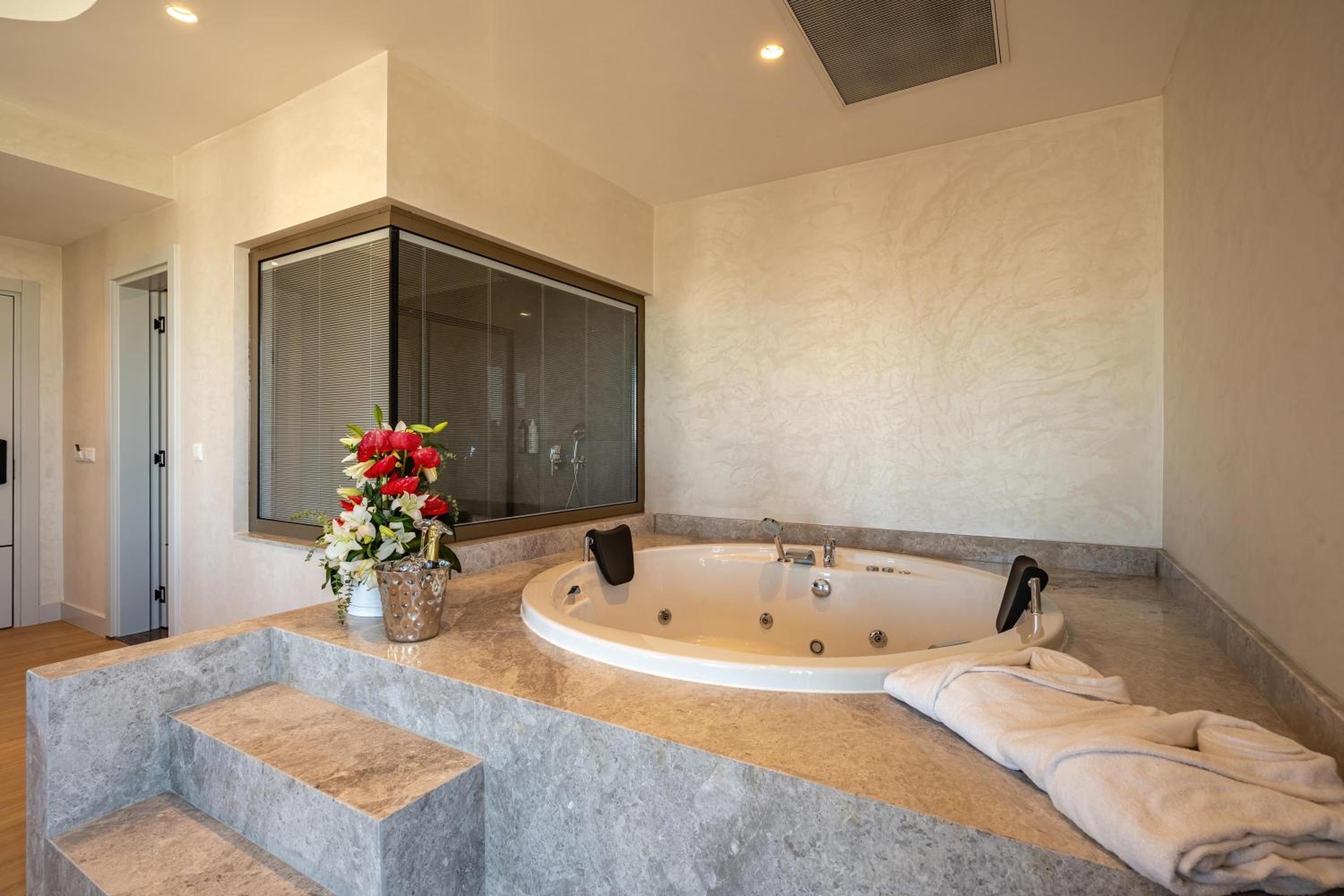 Awen Lara Hotel - Image 35