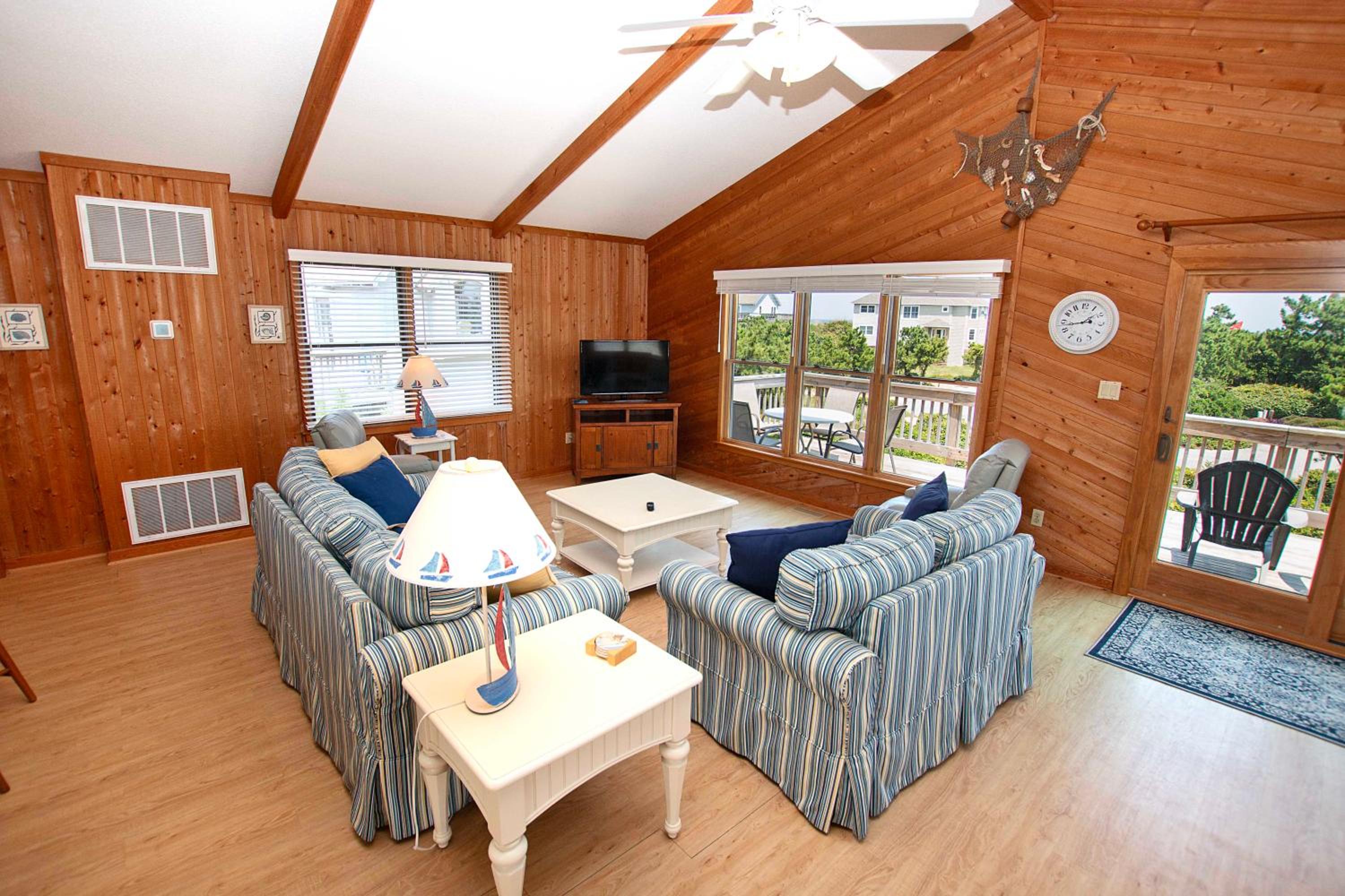 Semi-Oceanfront, Close to Beach Access! SA2, Wadel view 4