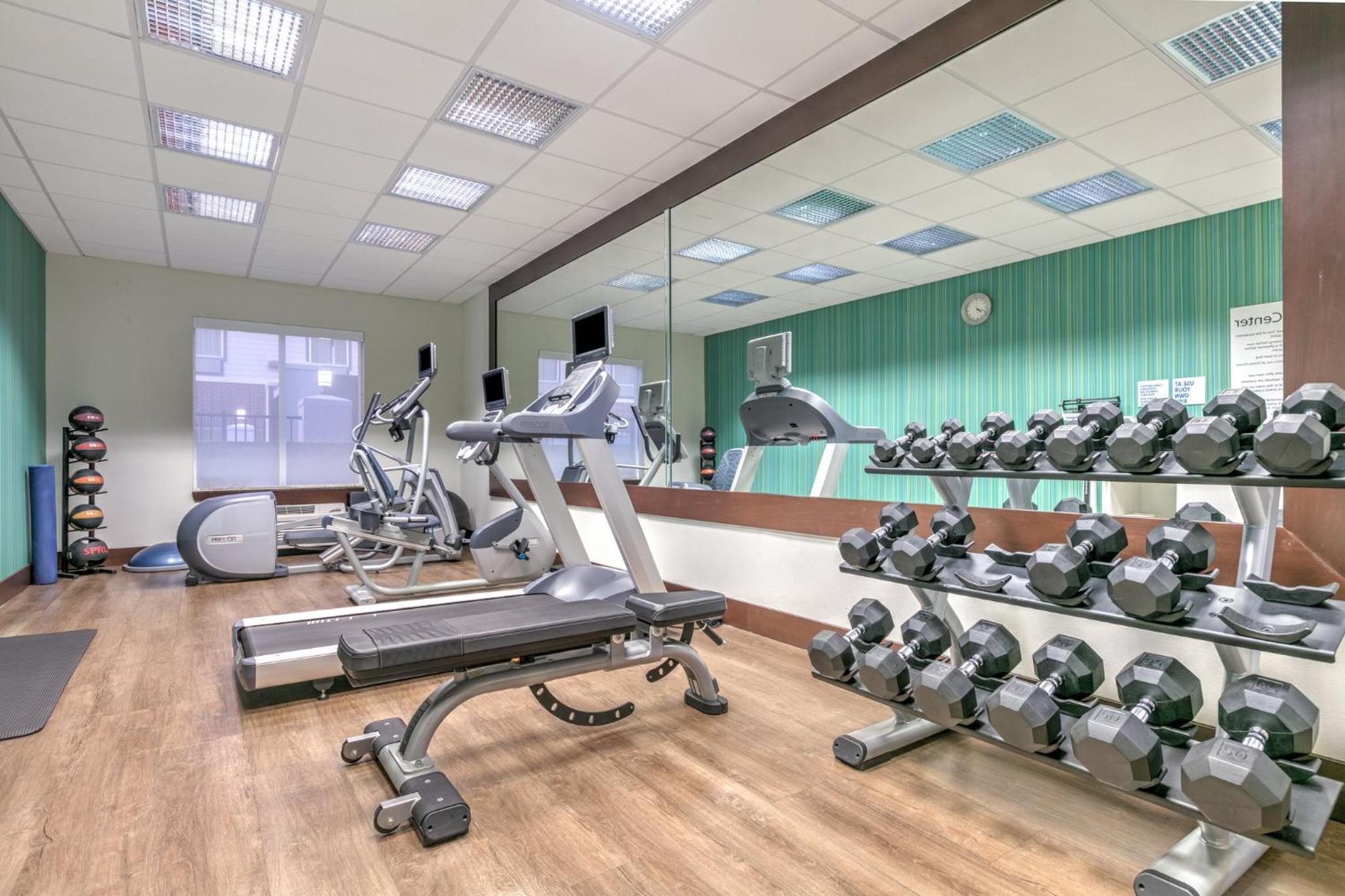 Galveston Vacations - Holiday Inn Express Hotel  Suites Clute-Lake Jackson, an IHG Hotel - Property Image 4
