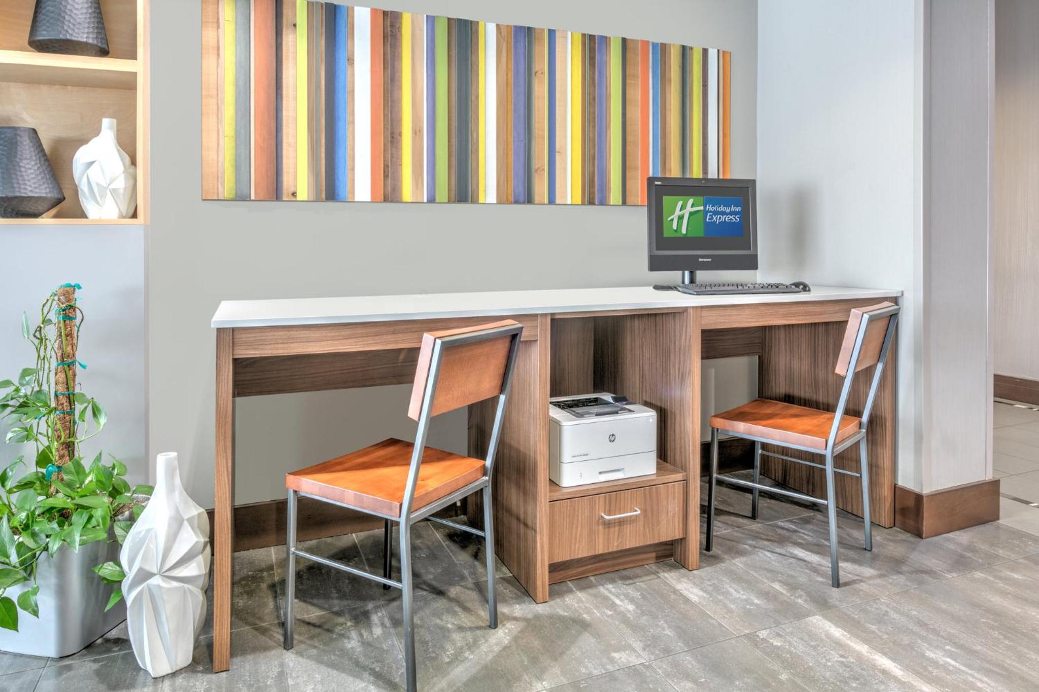 Galveston Vacations - Holiday Inn Express Hotel  Suites Clute-Lake Jackson, an IHG Hotel - Property Image 5