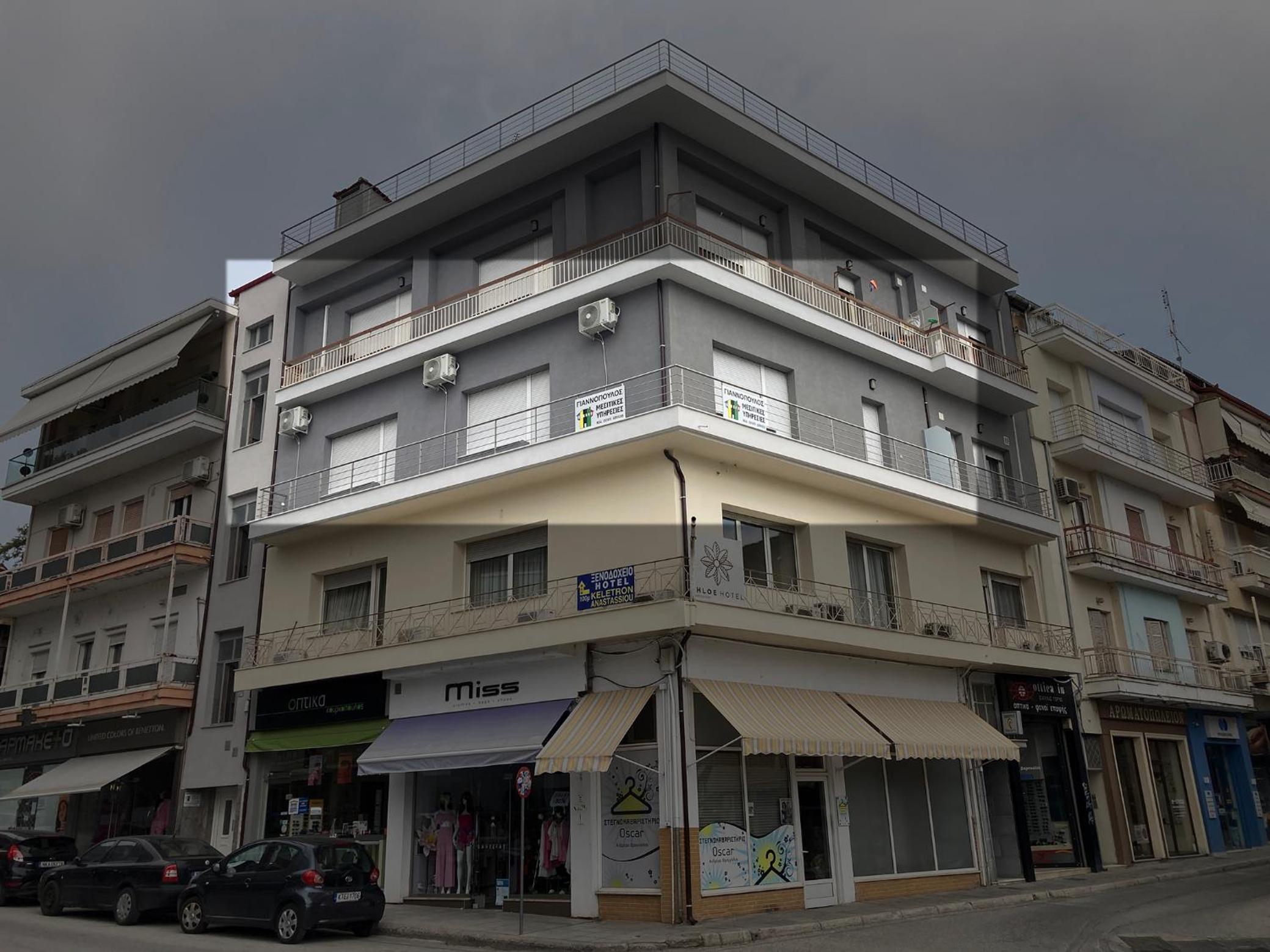 Hotel Corner House - Image 1