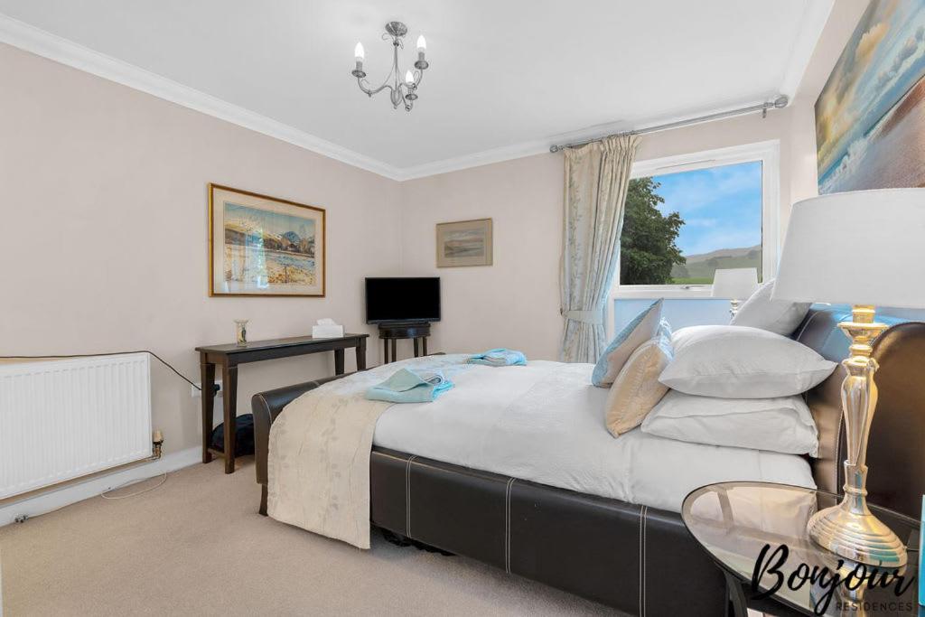 Auteil Suite by Bonjour Residences Edinburgh