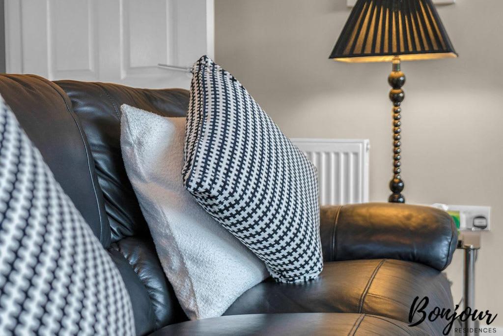 Auteil Suite by Bonjour Residences Edinburgh