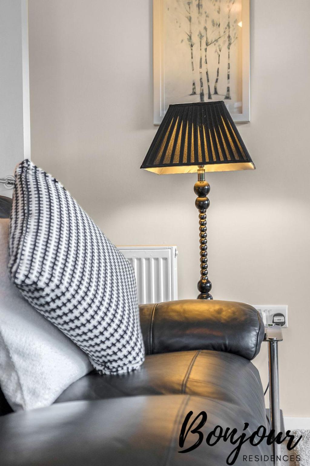 Auteil Suite by Bonjour Residences Edinburgh