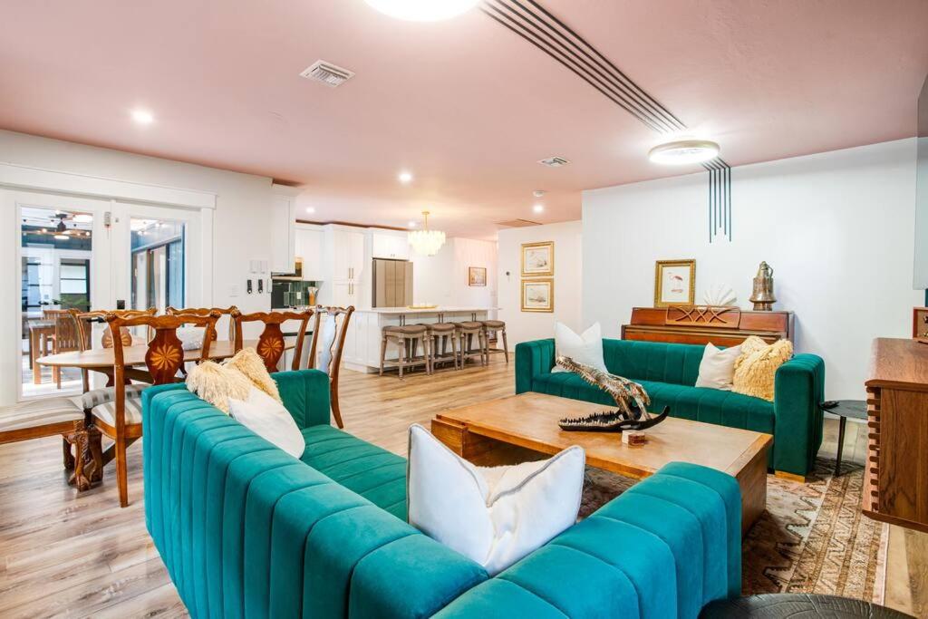 Pink Palm Villa Heated Salt Pool 5 min to beach view 5