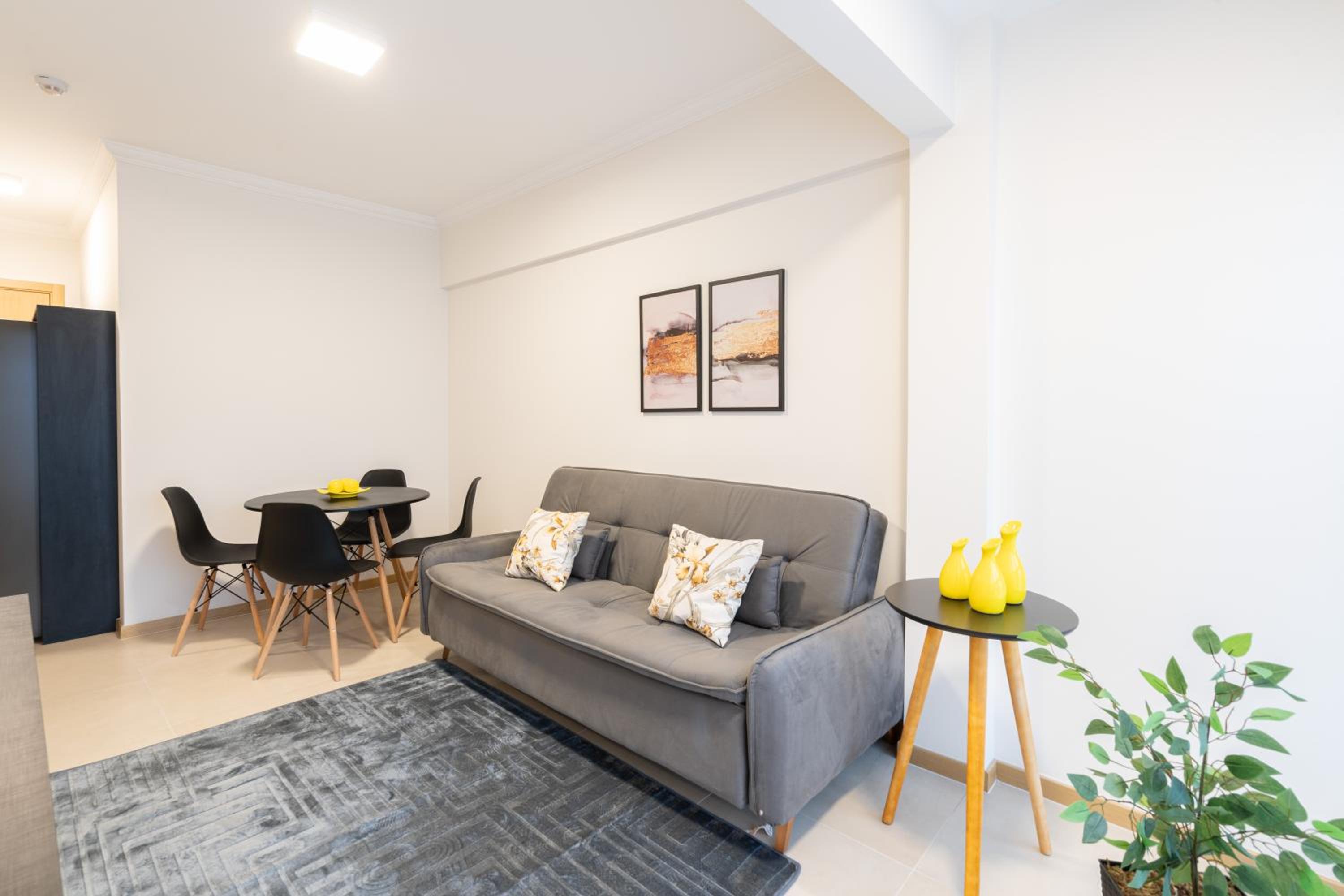 Localização Central! A 450 metros da Vila Germânica Loft com Piscina, Ar-Condicionado, Wi-Fi, Cozinha completa, Garagem Privativa, Espaço Zen, Academia, Sa