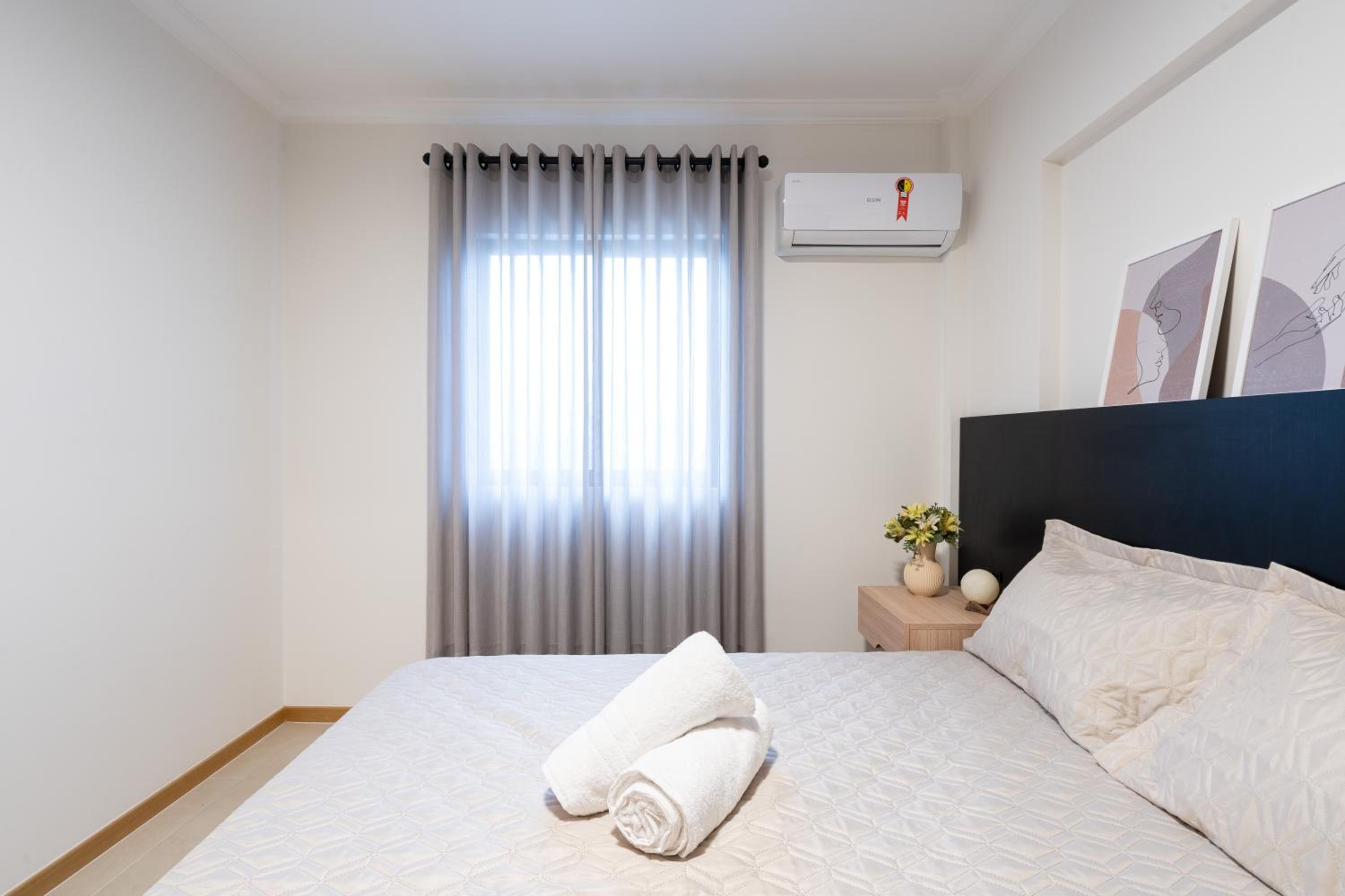 Localização Central! A 450 metros da Vila Germânica Loft com Piscina, Ar-Condicionado, Wi-Fi, Cozinha completa, Garagem Privativa, Espaço Zen, Academia, Sa