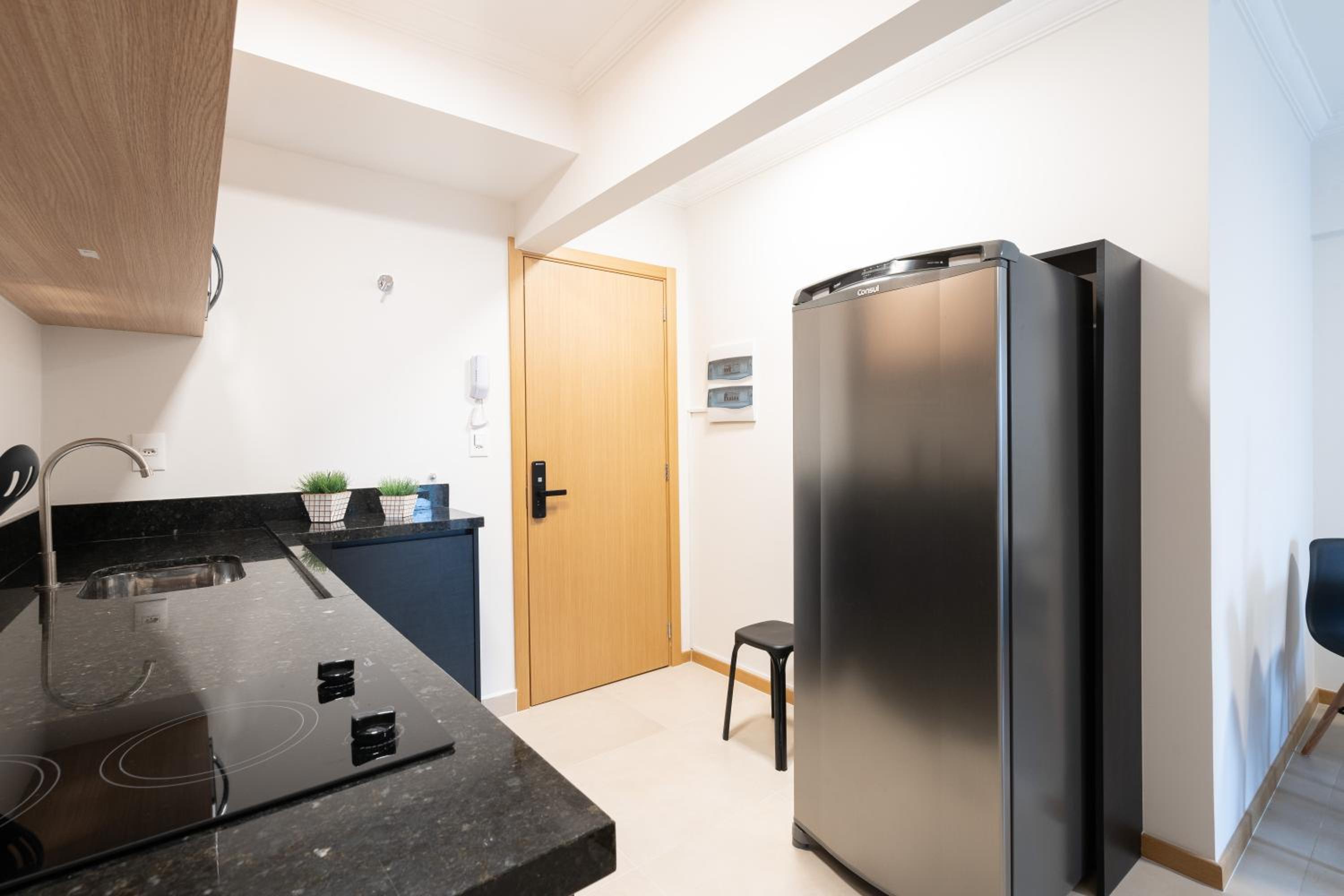 Localização Central! A 450 metros da Vila Germânica Loft com Piscina, Ar-Condicionado, Wi-Fi, Cozinha completa, Garagem Privativa, Espaço Zen, Academia, Sa