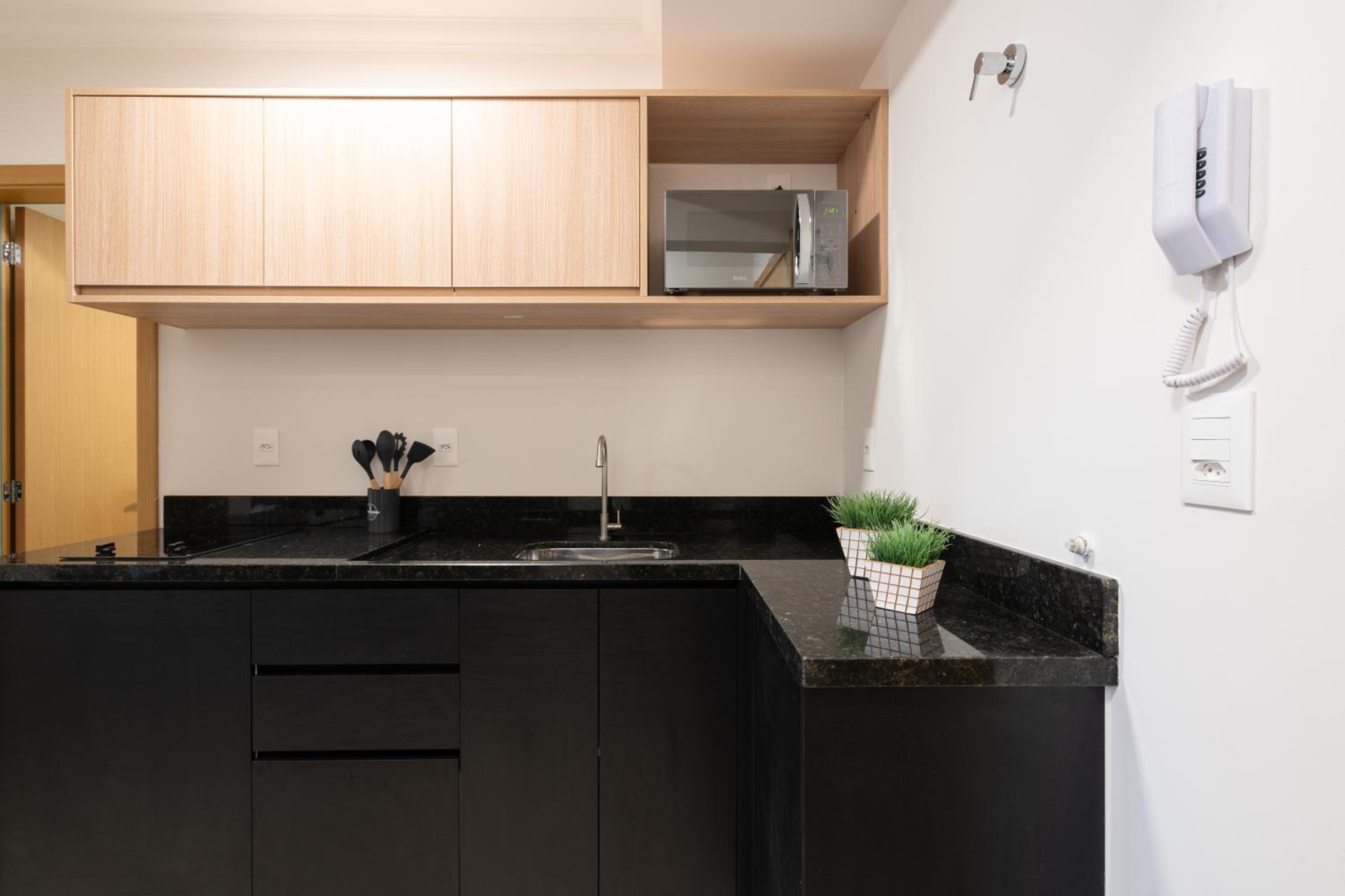 Localização Central! A 450 metros da Vila Germânica Loft com Piscina, Ar-Condicionado, Wi-Fi, Cozinha completa, Garagem Privativa, Espaço Zen, Academia, Sa