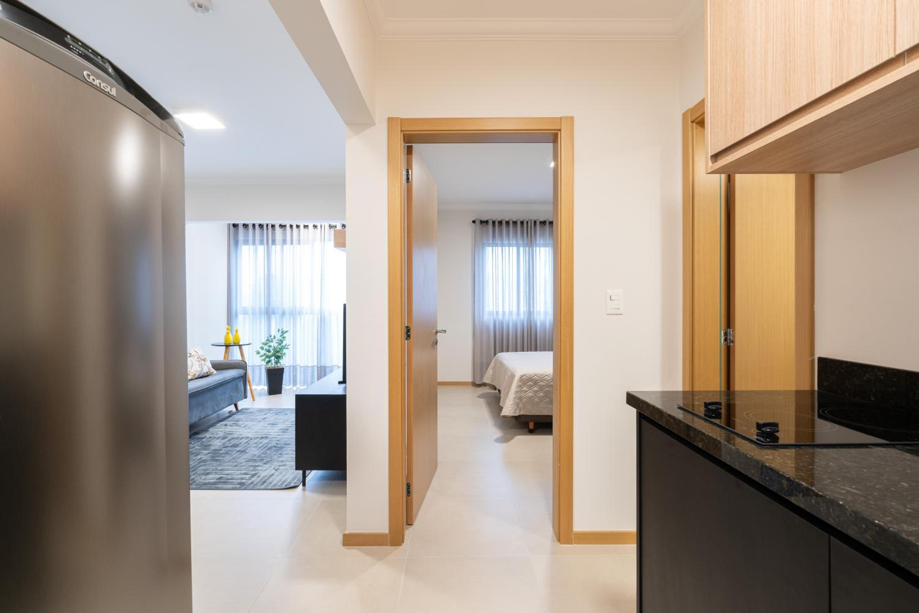Localização Central! A 450 metros da Vila Germânica Loft com Piscina, Ar-Condicionado, Wi-Fi, Cozinha completa, Garagem Privativa, Espaço Zen, Academia, Sa